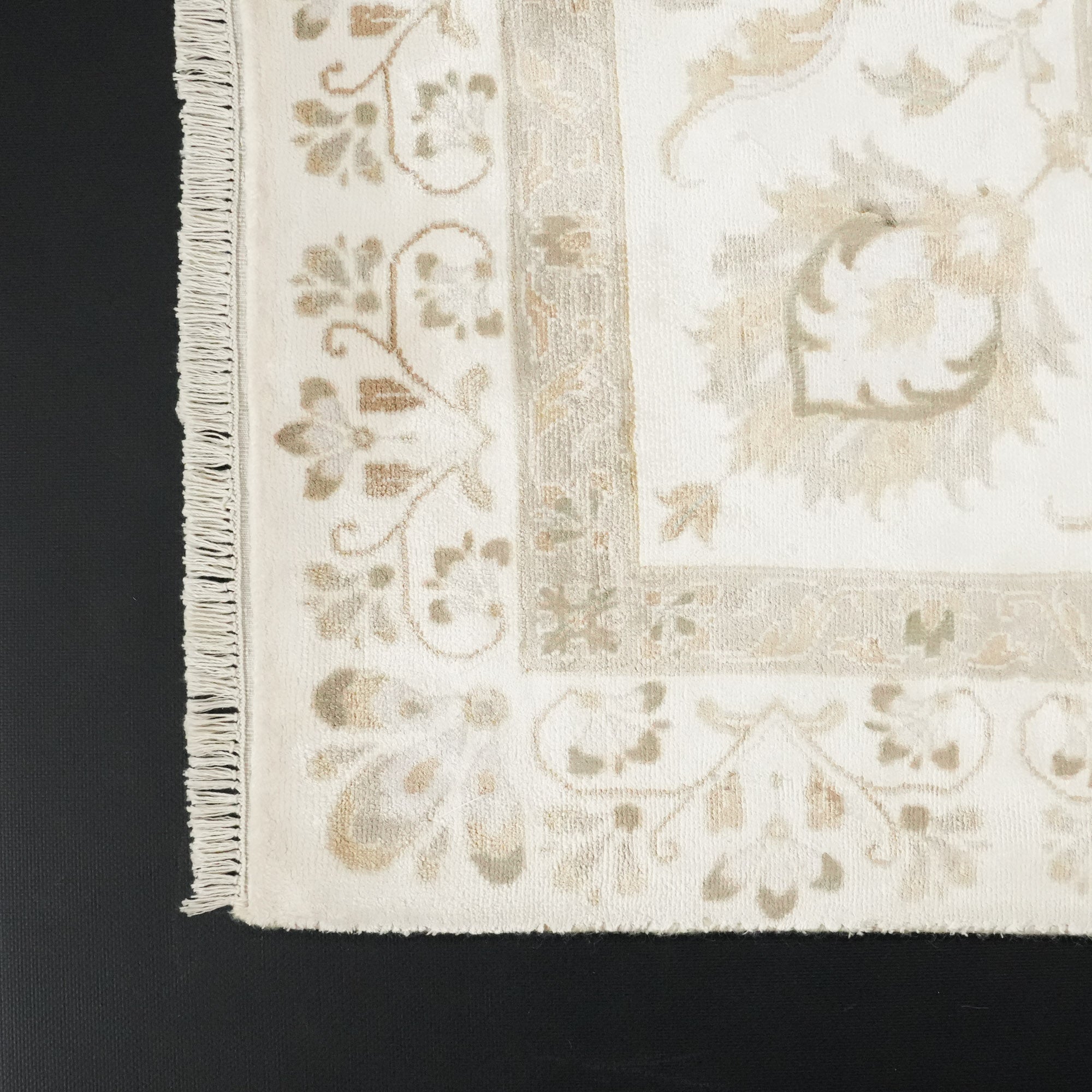 Sultanahmet Series Handwoven Floral Patterned White Rug