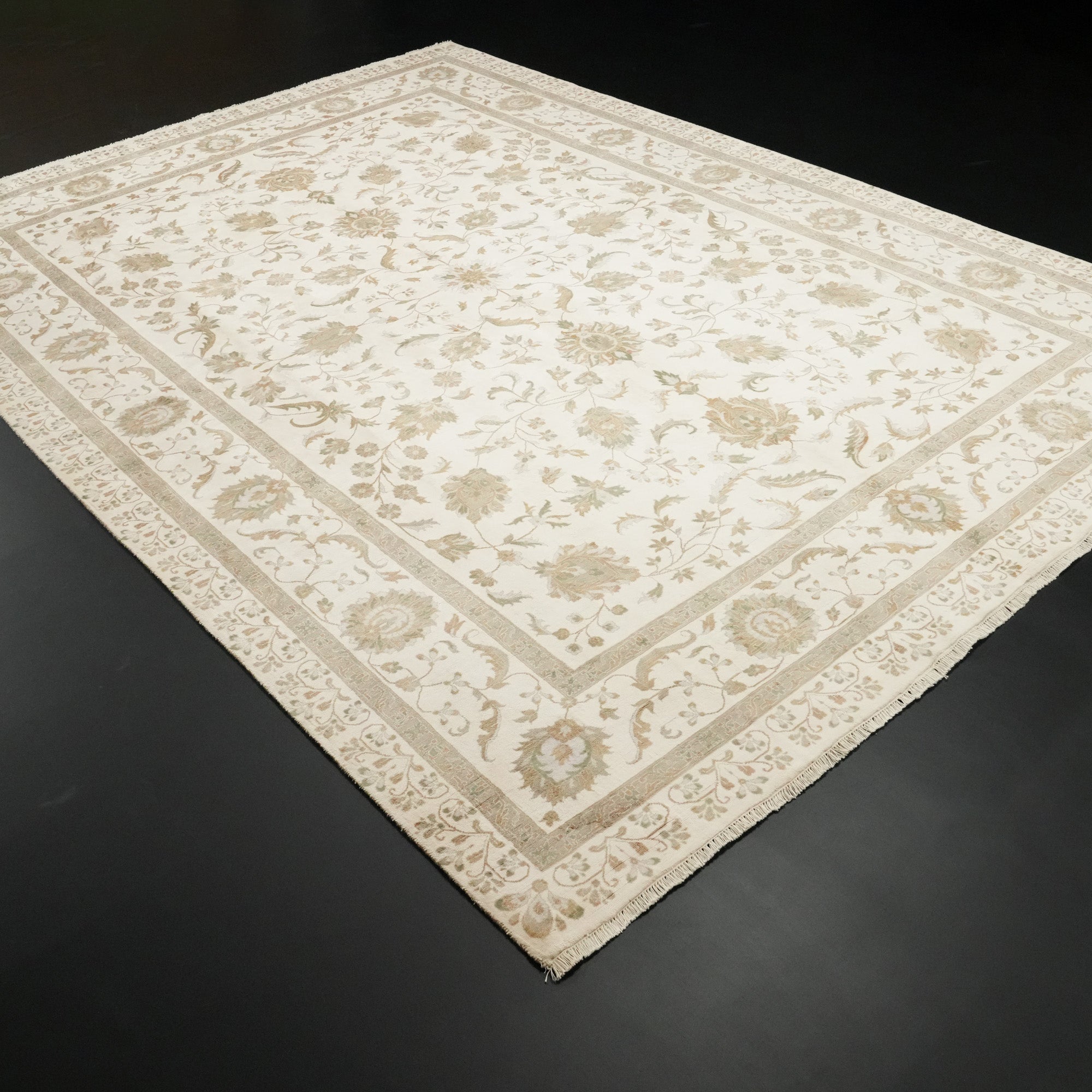 Sultanahmet Series Handwoven Floral Patterned White Rug