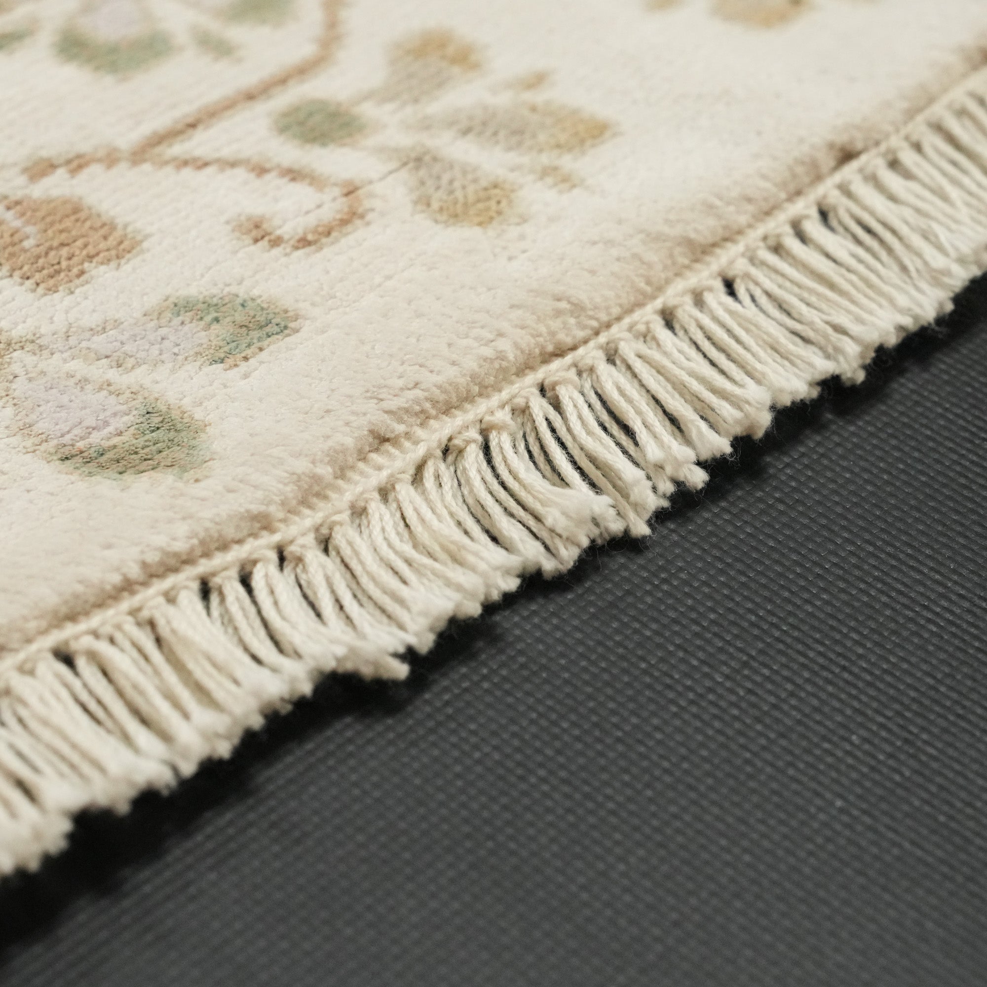 Sultanahmet Series Handwoven Floral Patterned White Rug