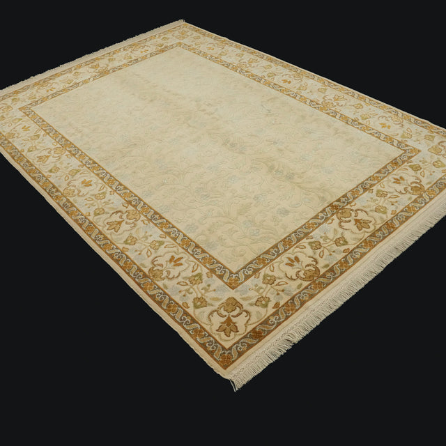 El Dokuma Çiçek Desenli Krem Halı, 179x247 cm — Halıcızade