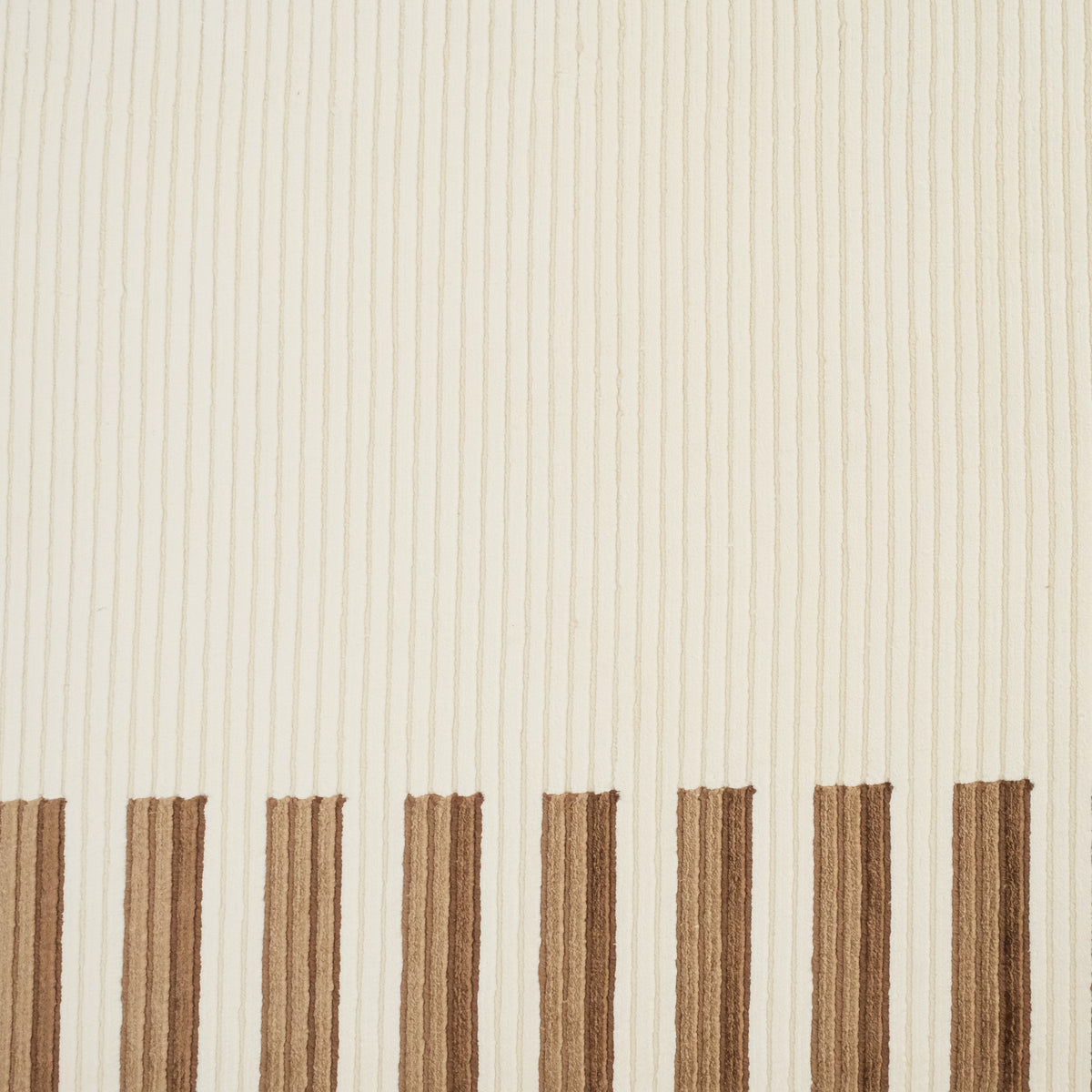 El Dokuma Çizgi Desenli Krem Halı — bambu