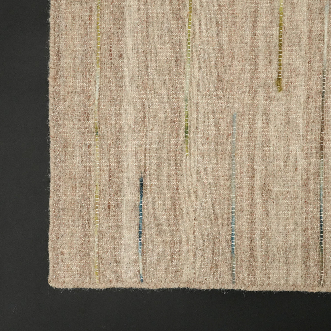 El Dokuma Çizgi Desenli Vizon Kilim — yün