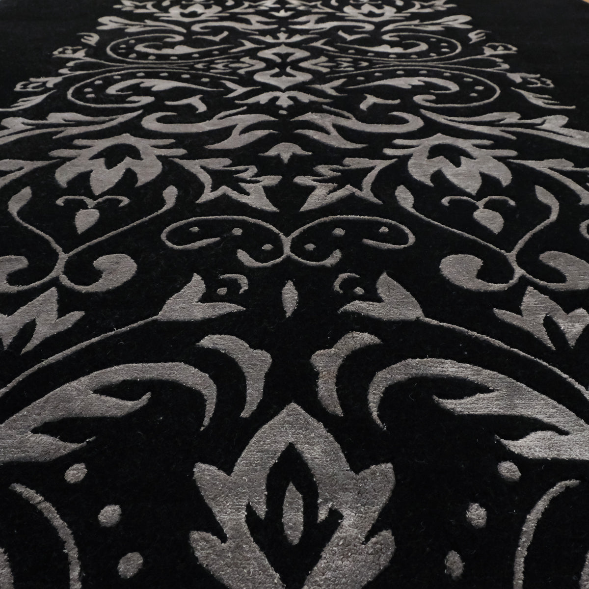 El Dokuma Damask Desenli Siyah Yün Halı — doğal elyaf