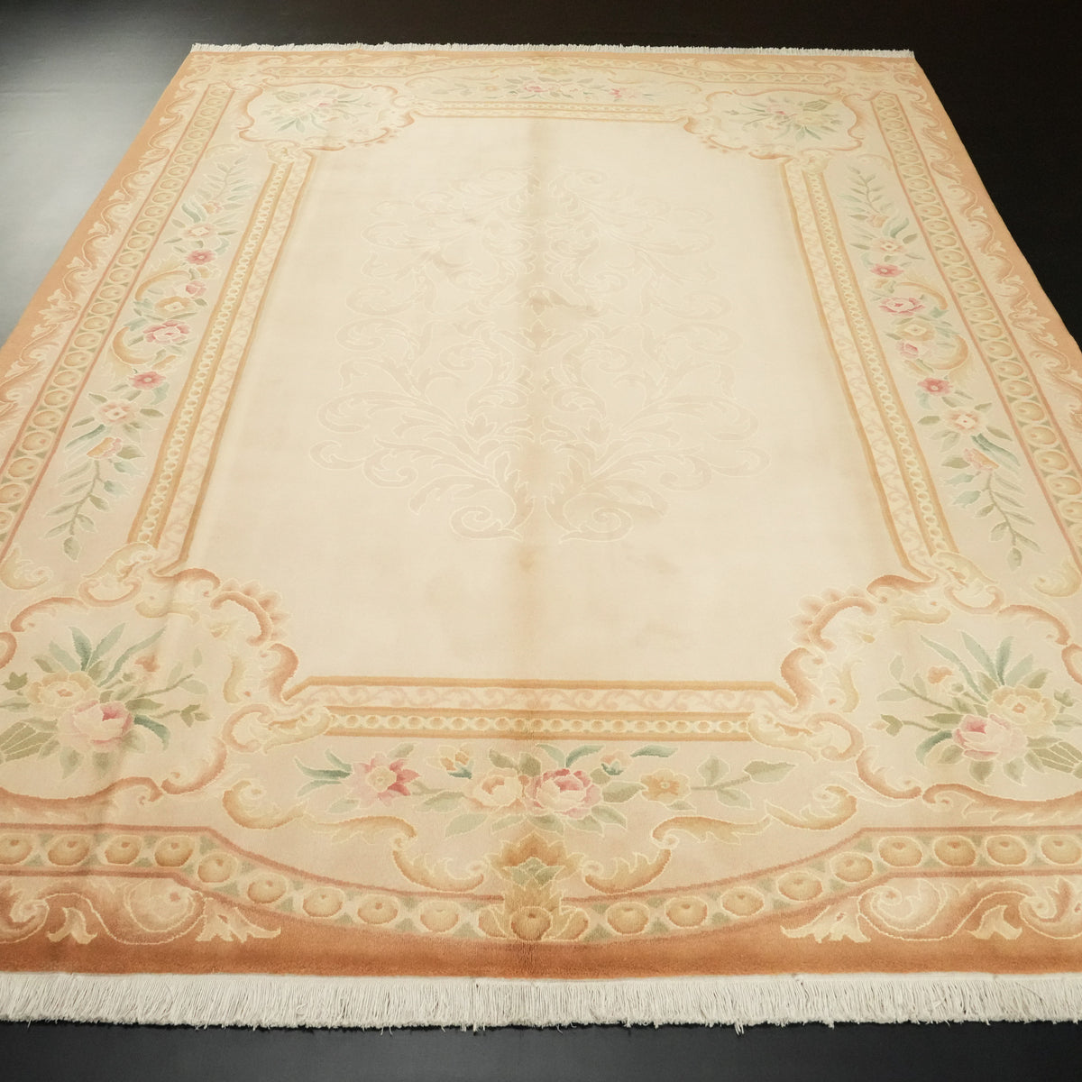 El Dokuma Yün Çerçeve Desenli Vizon Klasik Halı — 243x350 cm