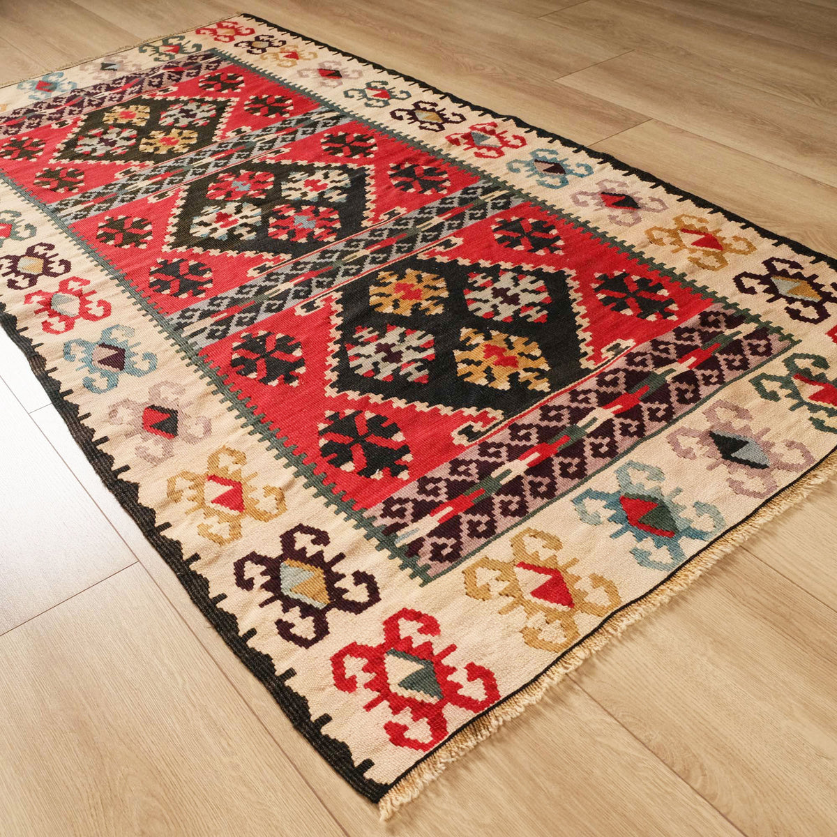 El Dokuma Etnik Tasarımlı Rengarenk Sandık Eskisi Yün Kilim, 95x184 cm — Halıcızade