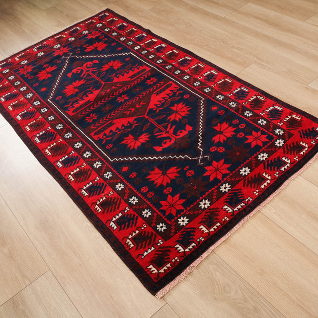 El Dokuma Etnik Tasarımlı Yağcıbedir Desenli Kırmızı Halı, 106x184 cm — Halıcızade