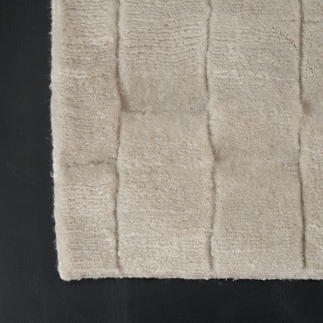 Tezgah Dokuma Geometrik Desenli Gri Halı — sade desenli