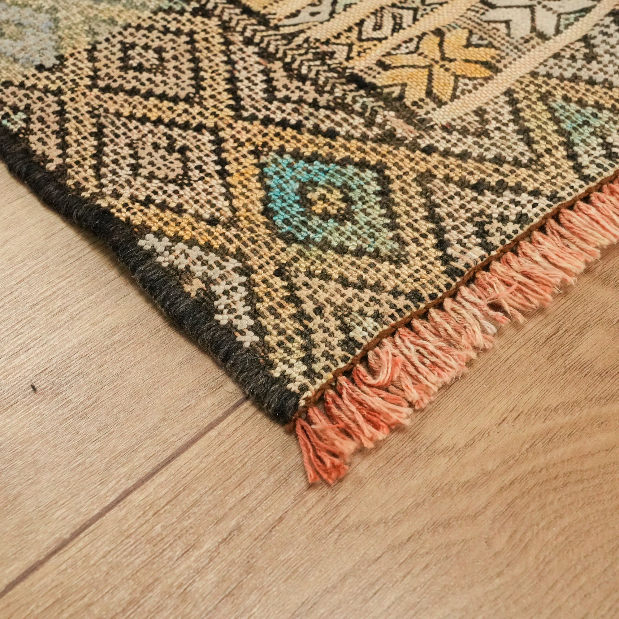 El Dokuma Geometrik Desenli Krem İpekli Afgan Kilimi