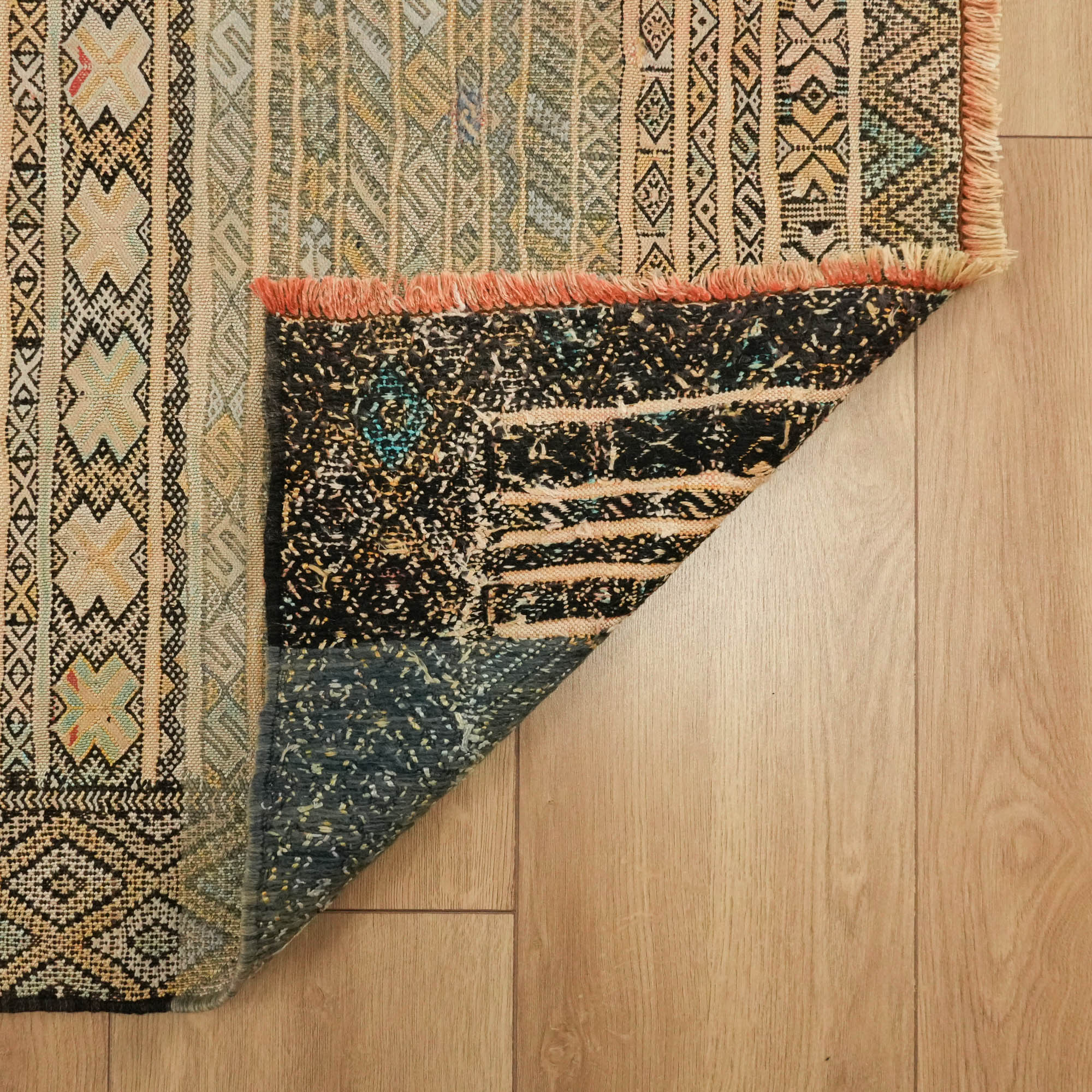 El Dokuma Geometrik Desenli Krem İpekli Afgan Kilimi