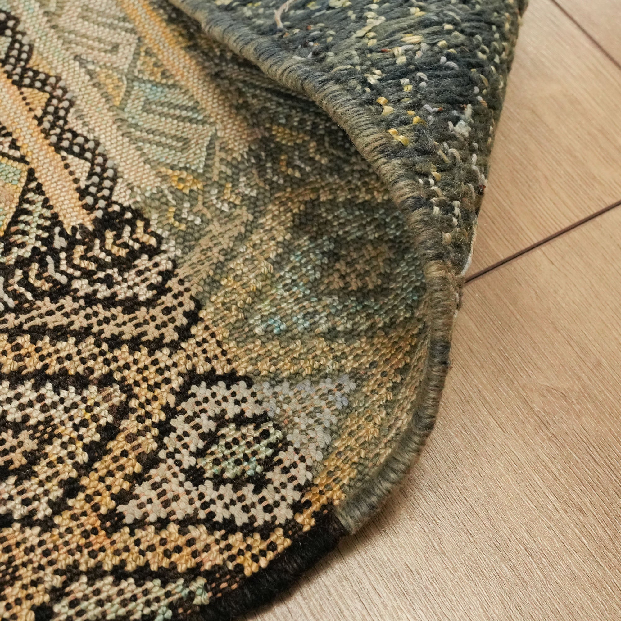 El Dokuma Geometrik Desenli Krem İpekli Afgan Kilimi