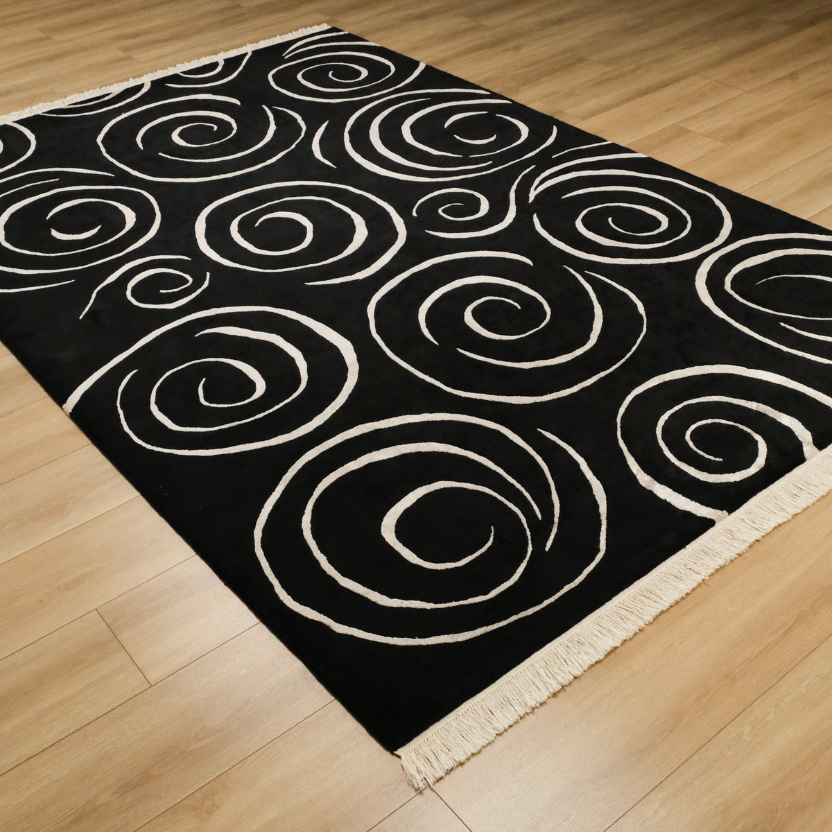 El Dokuma Geometrik Desenli Siyah Yün Halı, 200x300 cm — Halıcızade