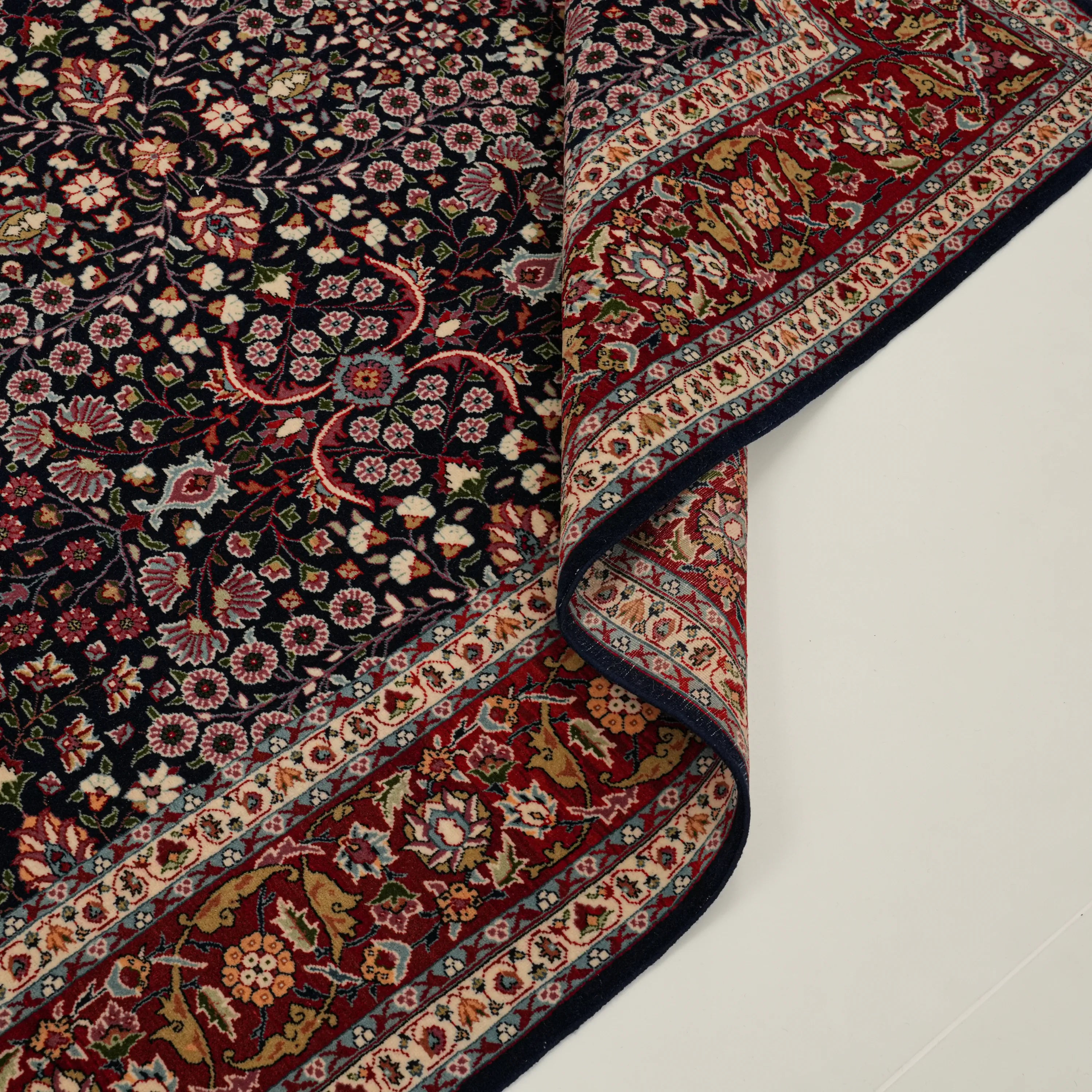 El Dokuma Hereke Desenli Lacivert Yün Halı