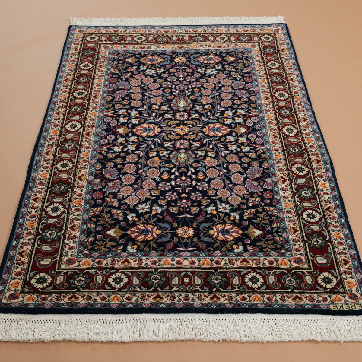 El Dokuma Yün Hereke Halısı — 90x150 cm