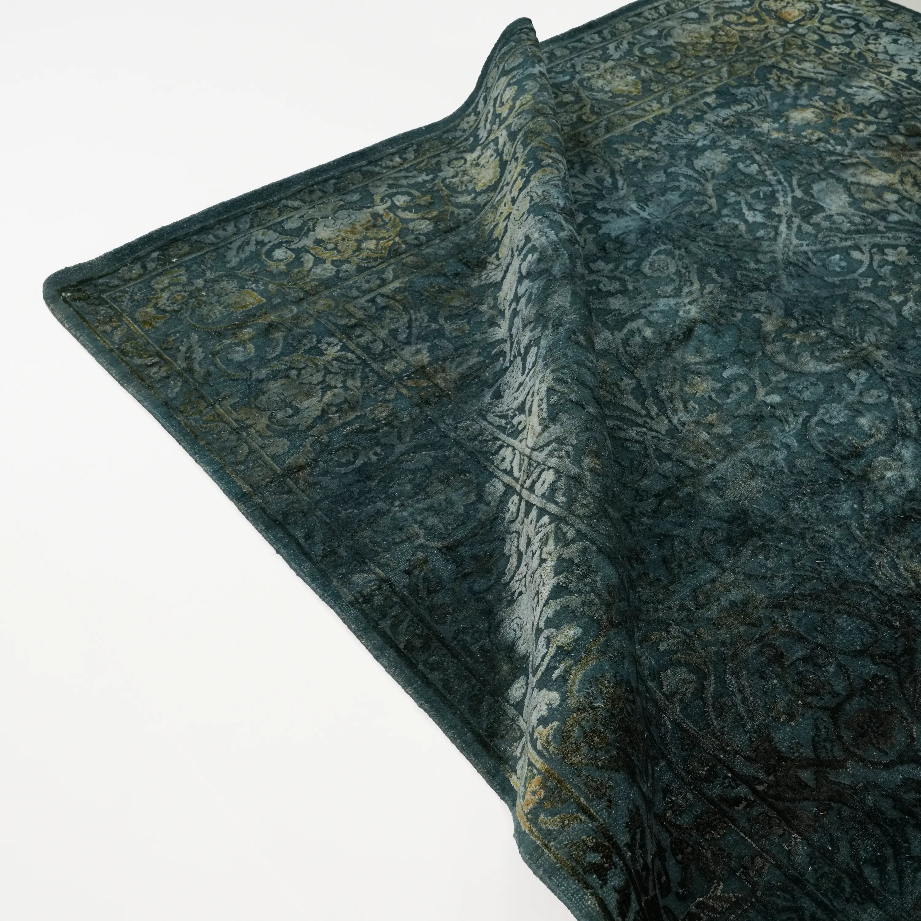 Vintage Design Hand Woven Carpet