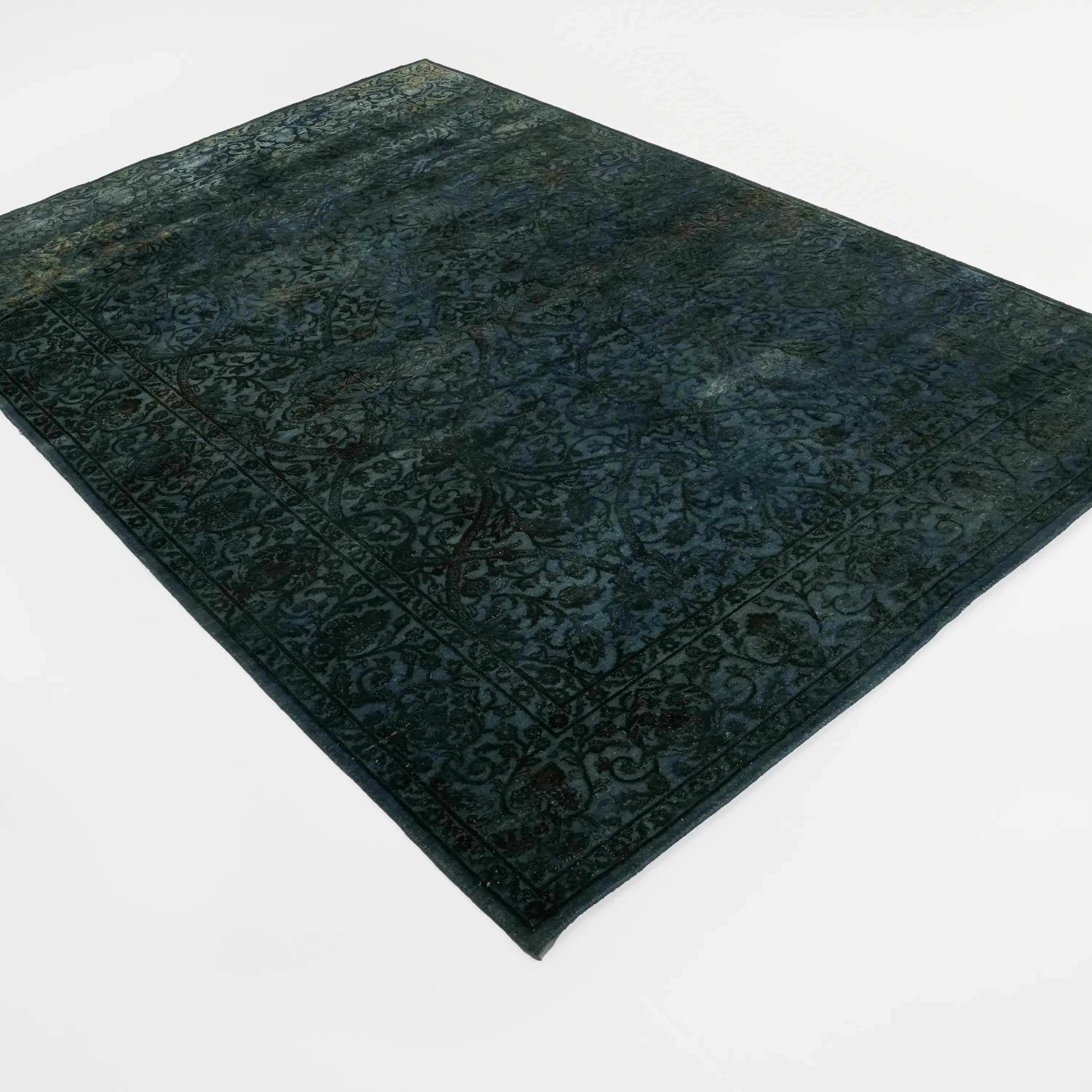 Vintage Design Hand Woven Carpet