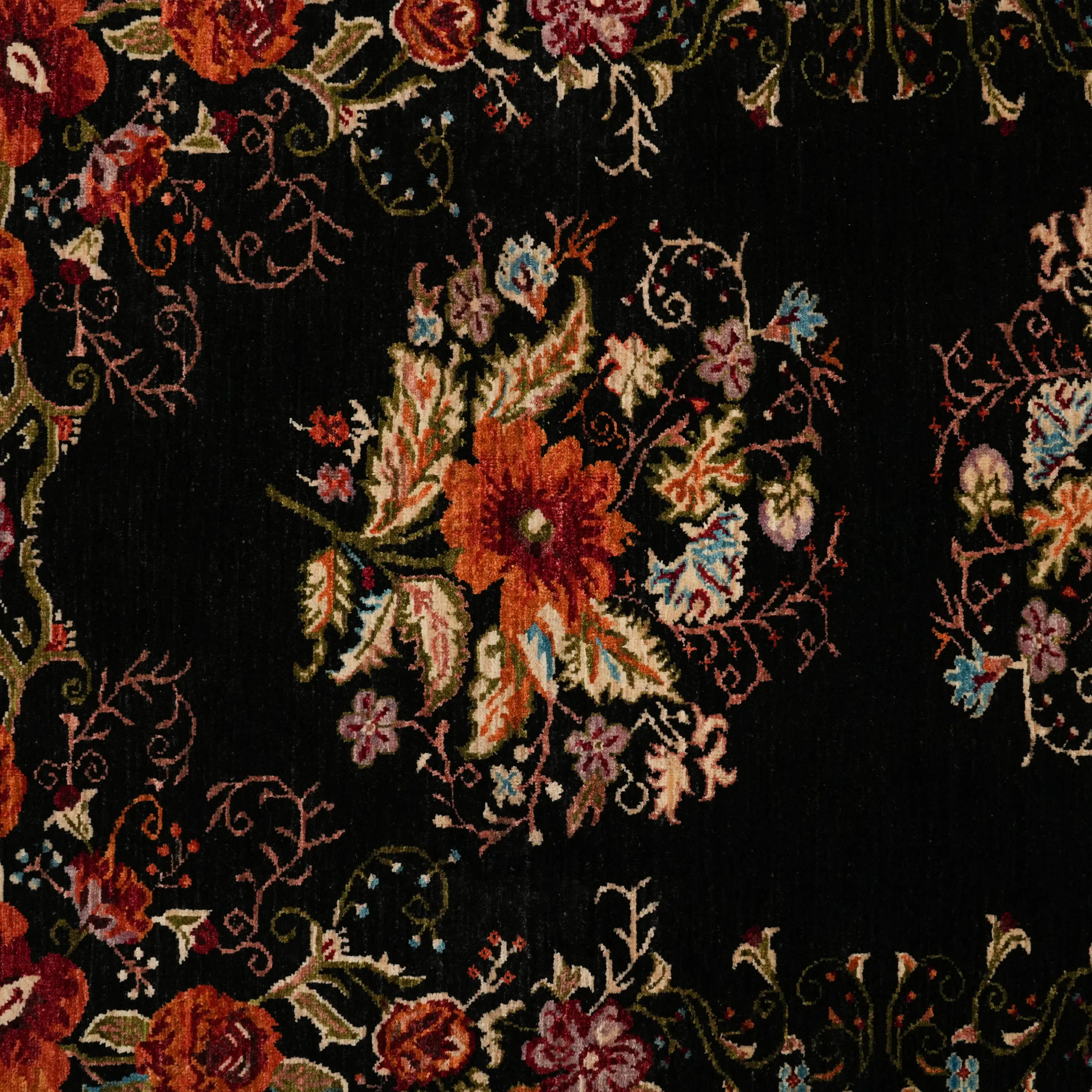 El Dokuma Karabağ Desenli Siyah Yün Halı