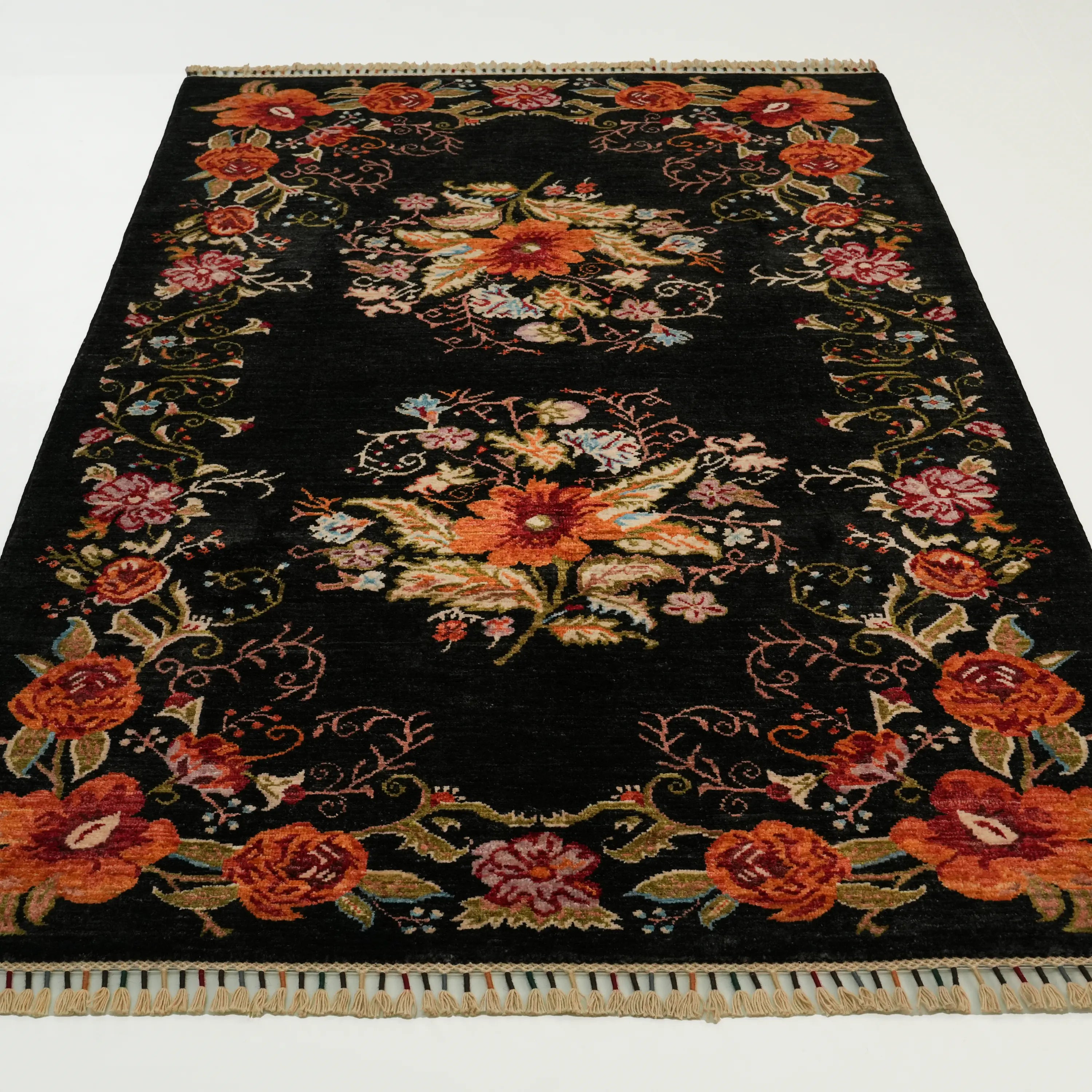 El Dokuma Karabağ Desenli Siyah Yün Halı