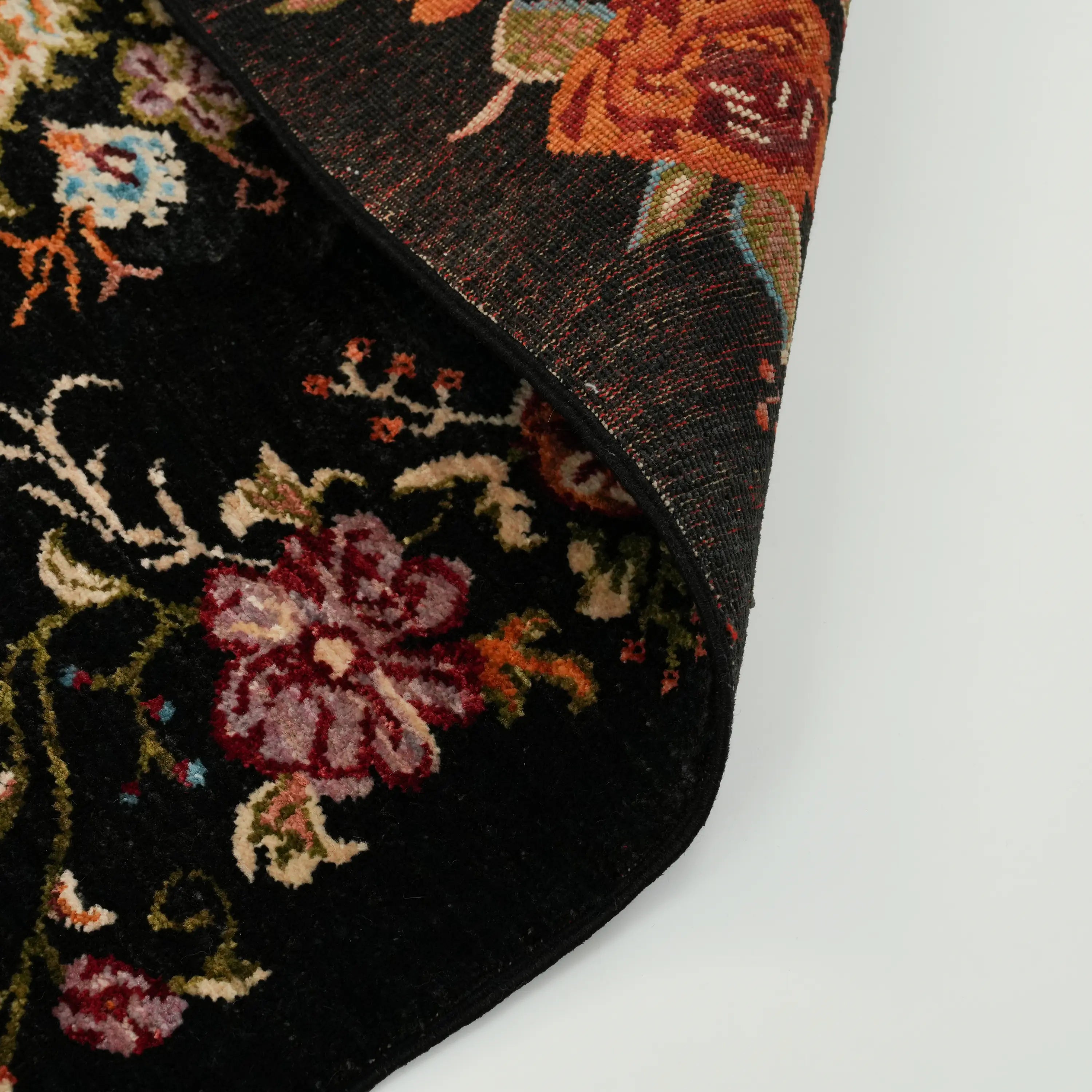 El Dokuma Karabağ Desenli Siyah Yün Halı