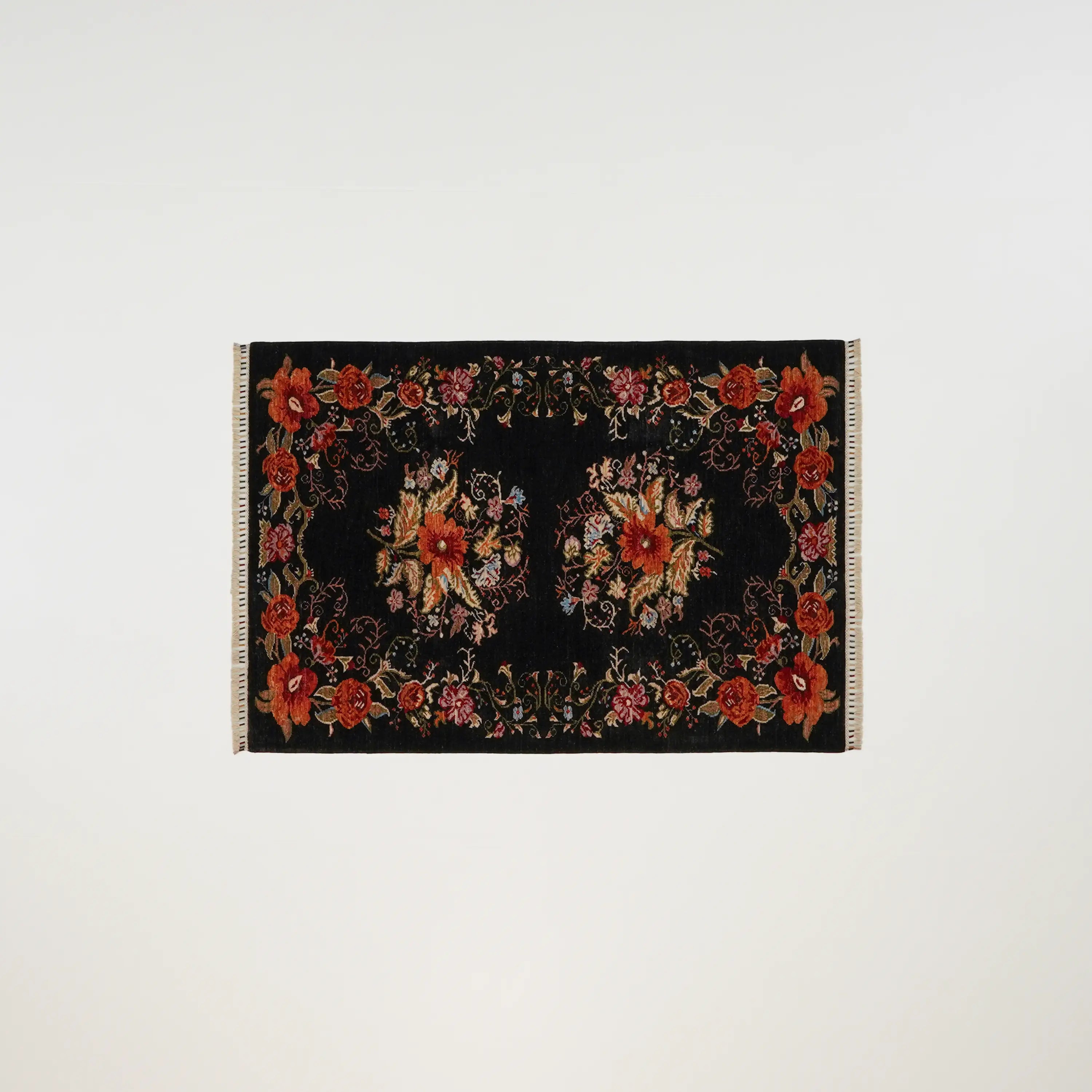 El Dokuma Karabağ Desenli Siyah Yün Halı