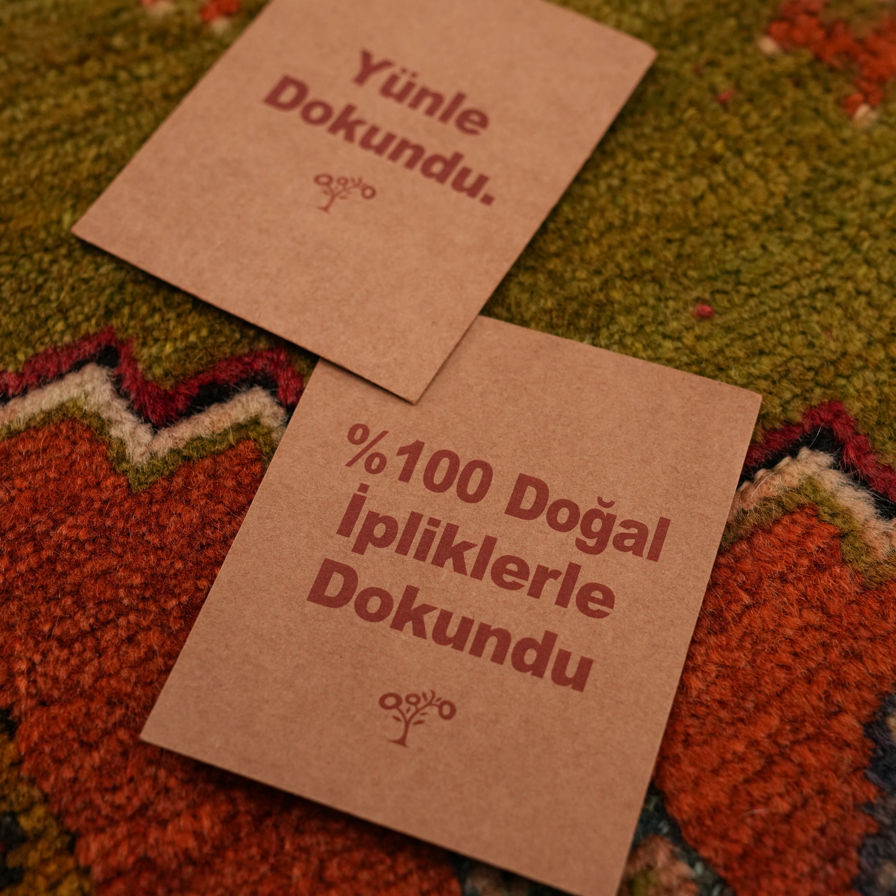 El Dokuma Kök Boyalı 90+ Yaş Afyon Antik Dazkırı Halısı