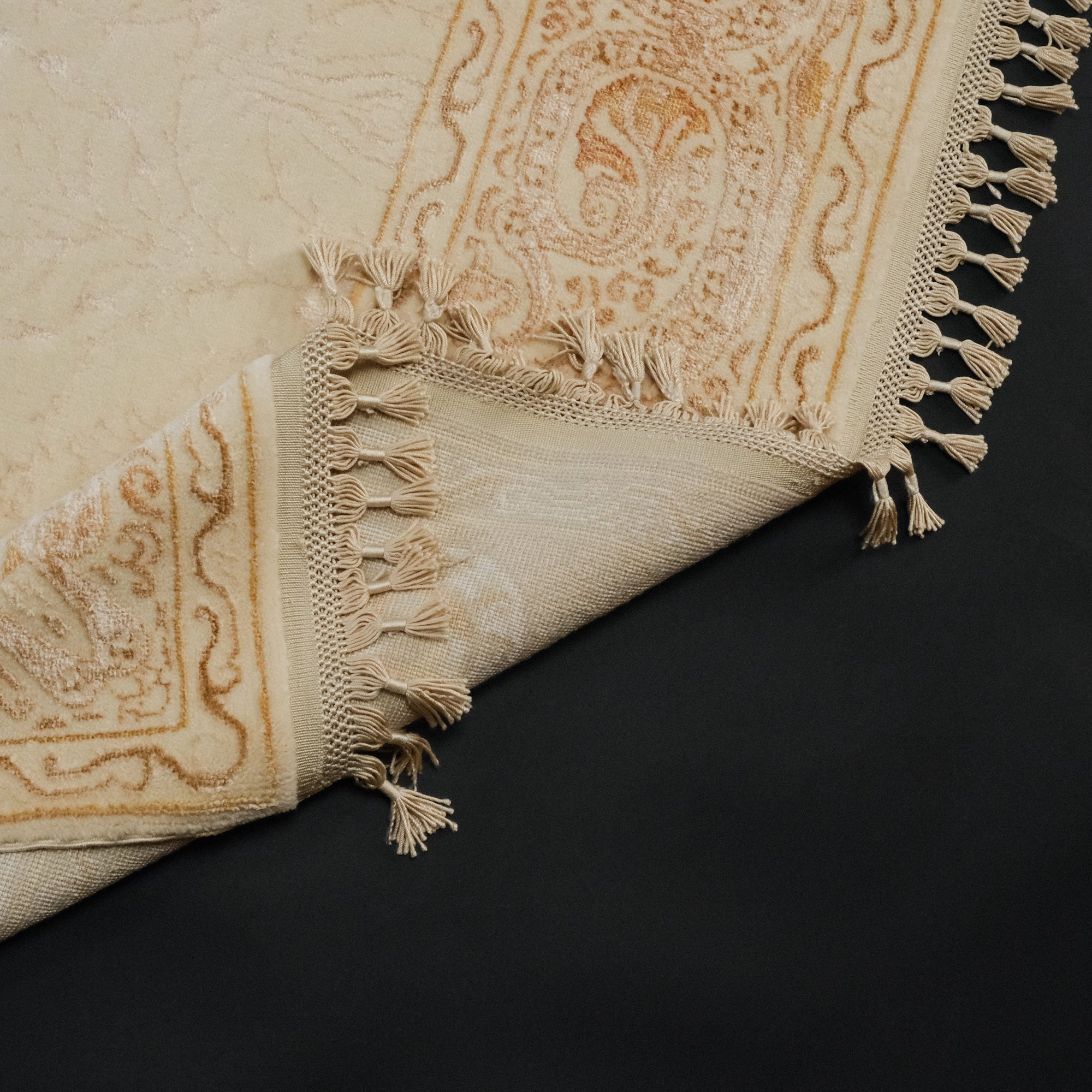 Hanzade Series Silk Hand-Woven Flower Patterned Cream Carpet