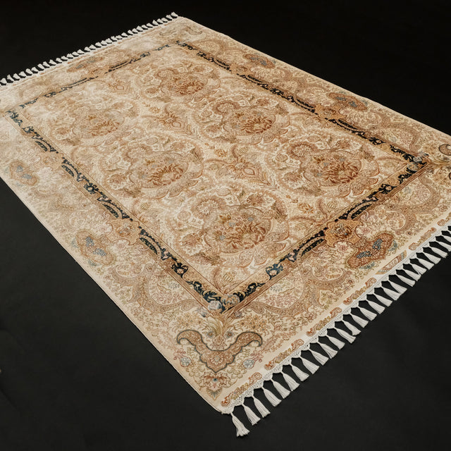 Hand Woven Cream Viscose Yarn Classic Rug, 169×240 cm Translation missing: en.hz.card.alt_brand