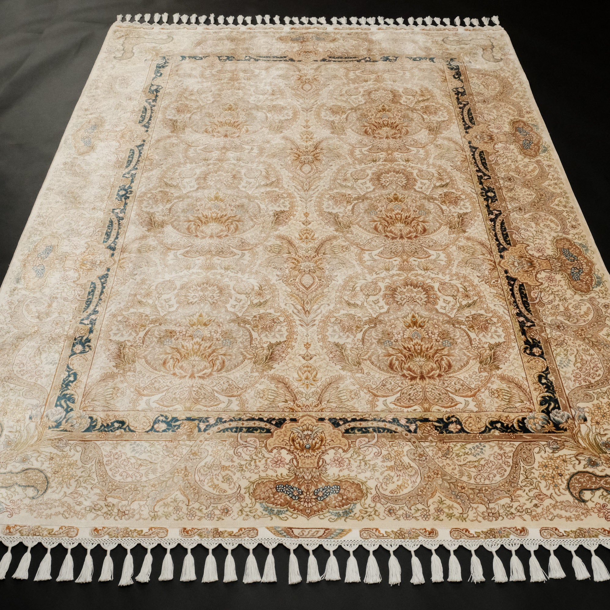 Hand Woven Cream Viscose Yarn Classic Carpet