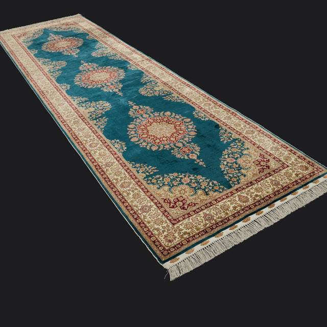 El Dokuma Madalyon Desenli Mavi İpekli Halı, 88x306 – 88x310 cm — Halıcızade
