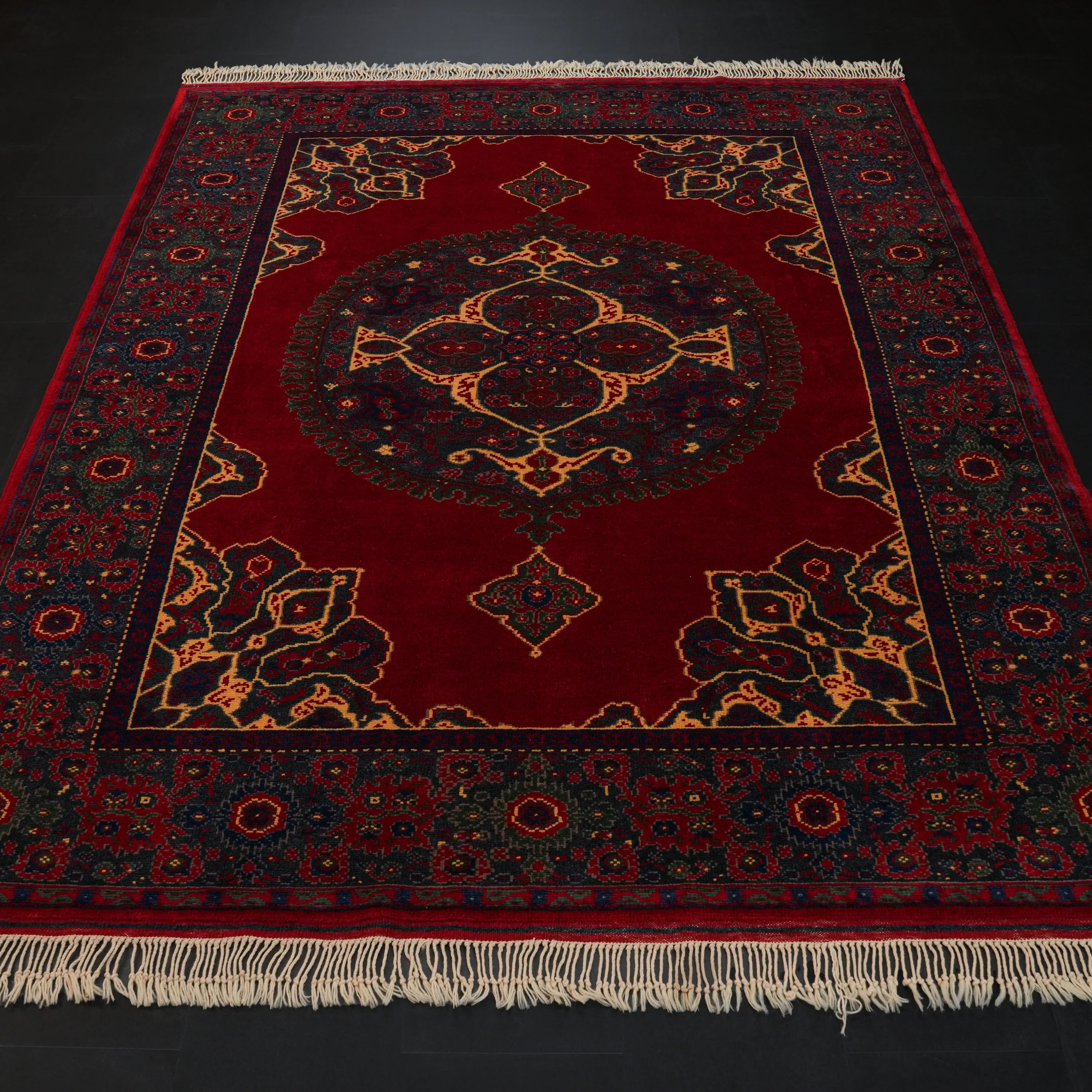 El Dokuma Madalyon Uşak Desenli Özel İmalat Kök Boyalı Yün Halı