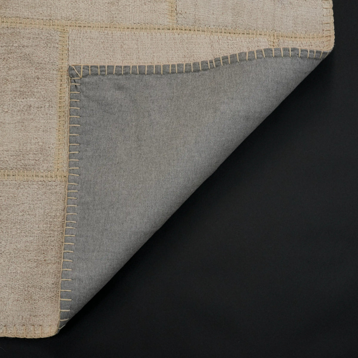 El Dokuma Modern Patchwork Desenli Krem Kendir Halı — yatak odası halısı