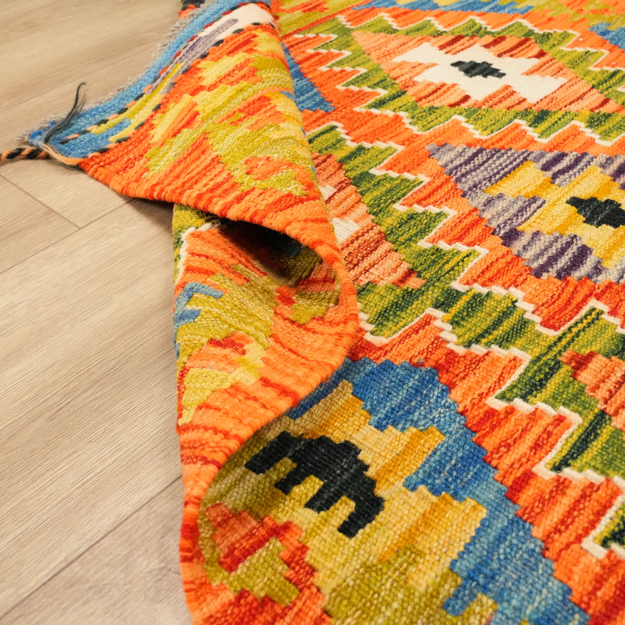 El Dokuma Otantik Desenli Yün Çok Renkli Etnik Kilim