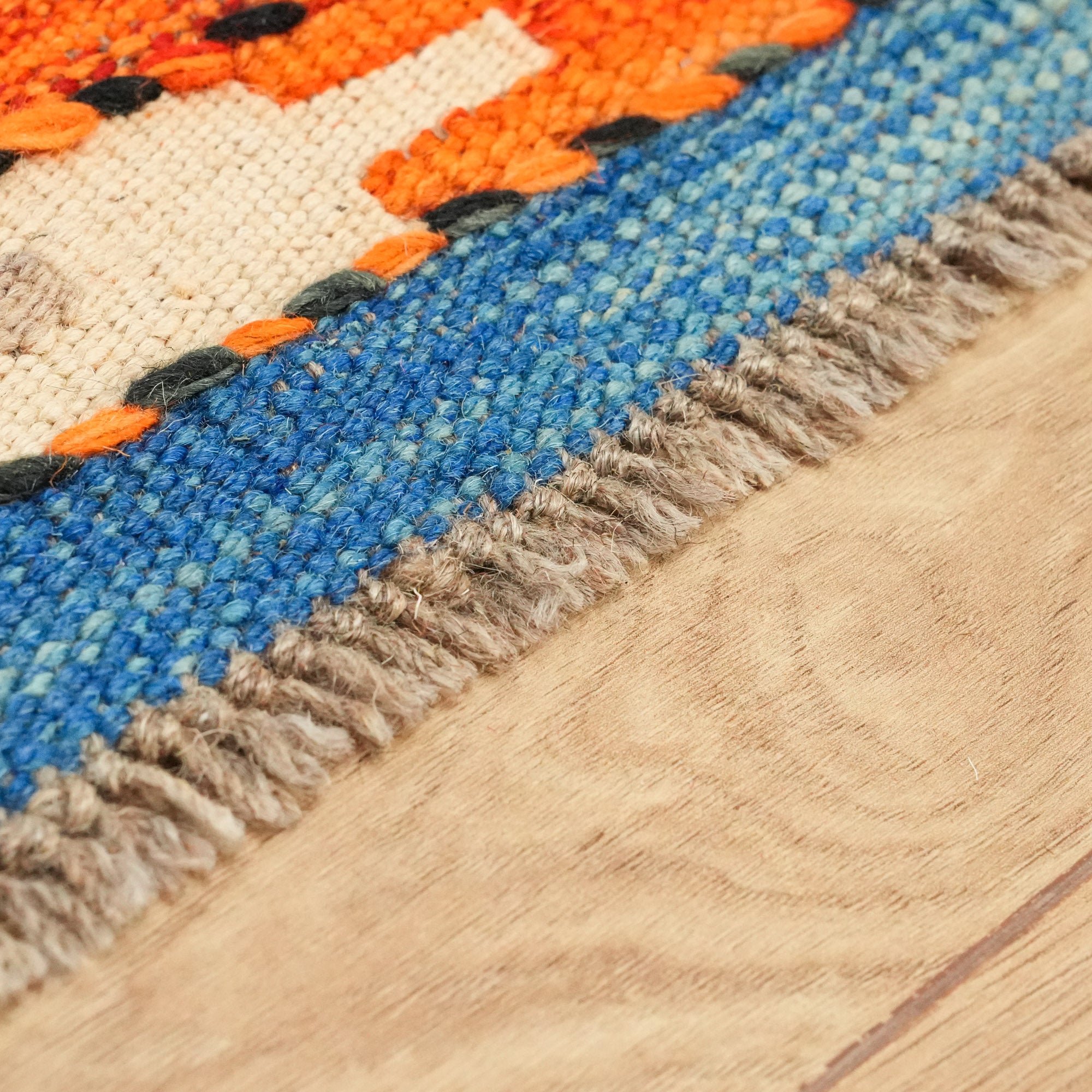 El Dokuma Otantik Desenli Yün Çok Renkli Etnik Kilim