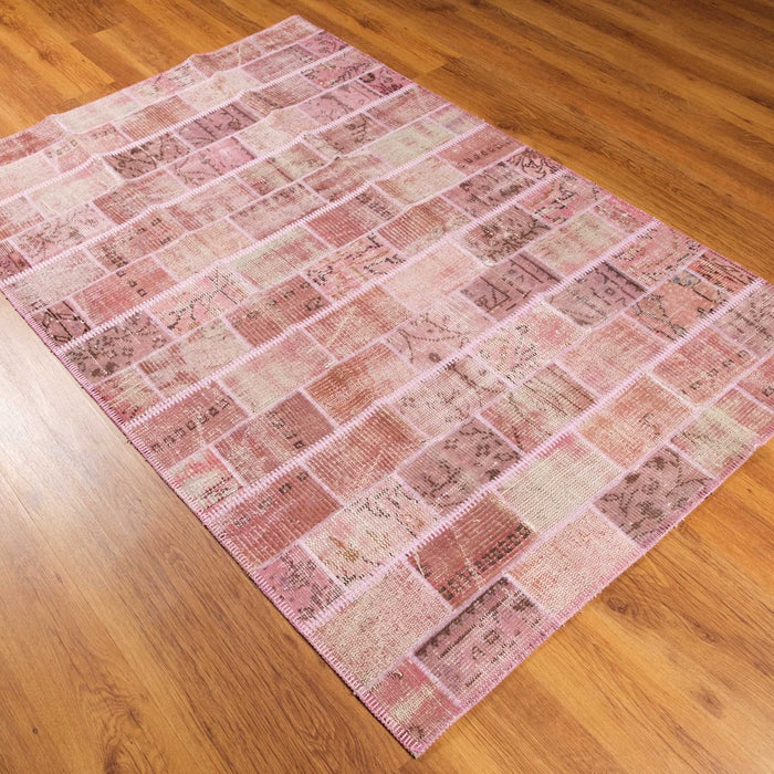 El Dokuma Patchwork Desenli Pembe Halı, 120x180 cm — Halıcızade