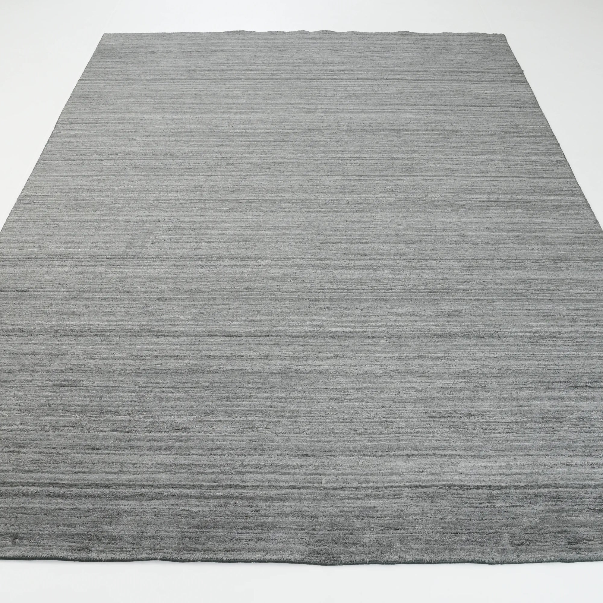 El Dokuma Sade Desenli Antrasit Viskon Halı — 200x300, 300x400 cm