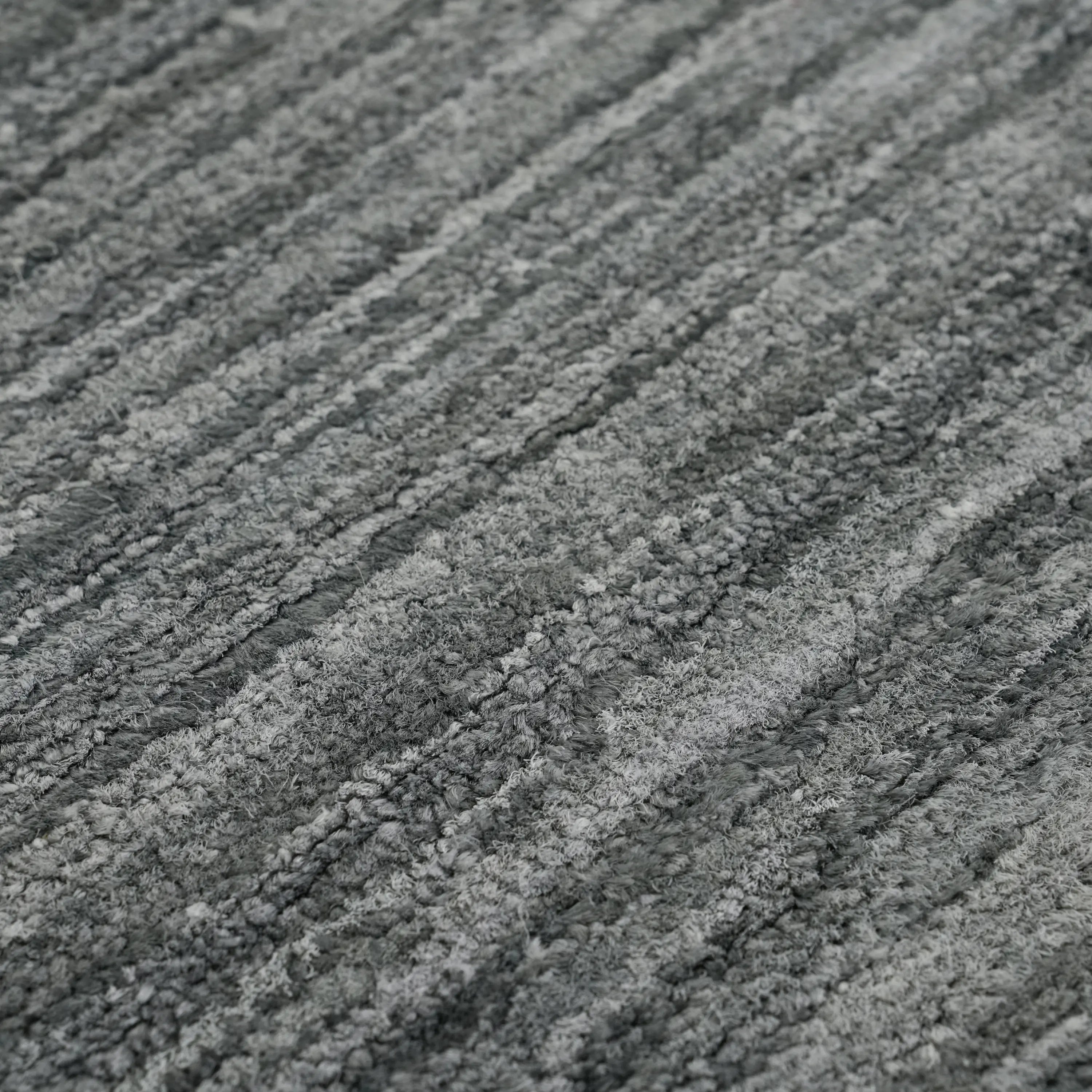 El Dokuma Sade Desenli Antrasit Viskon Halı