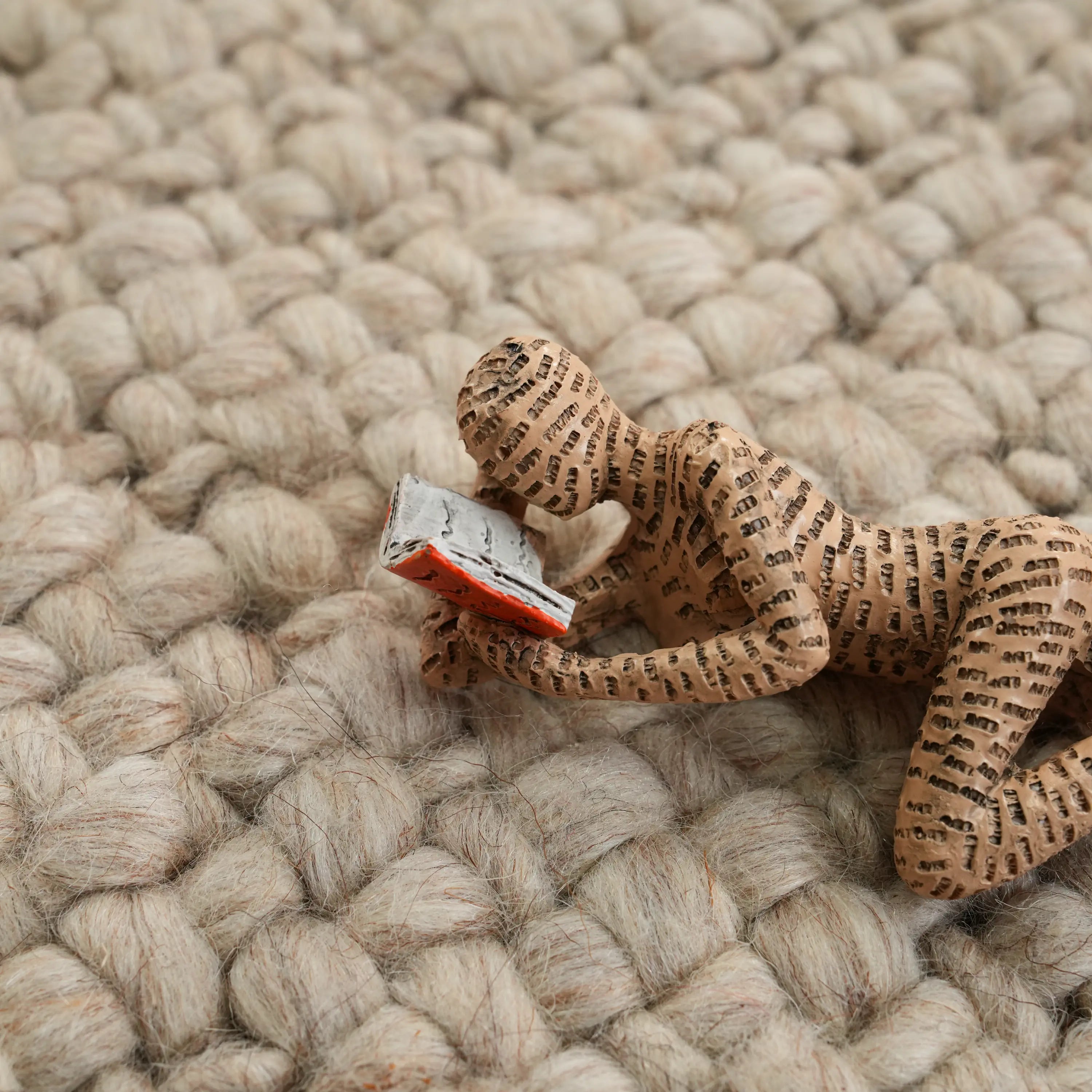 Handwoven Plain Pattern Beige Wool Rug