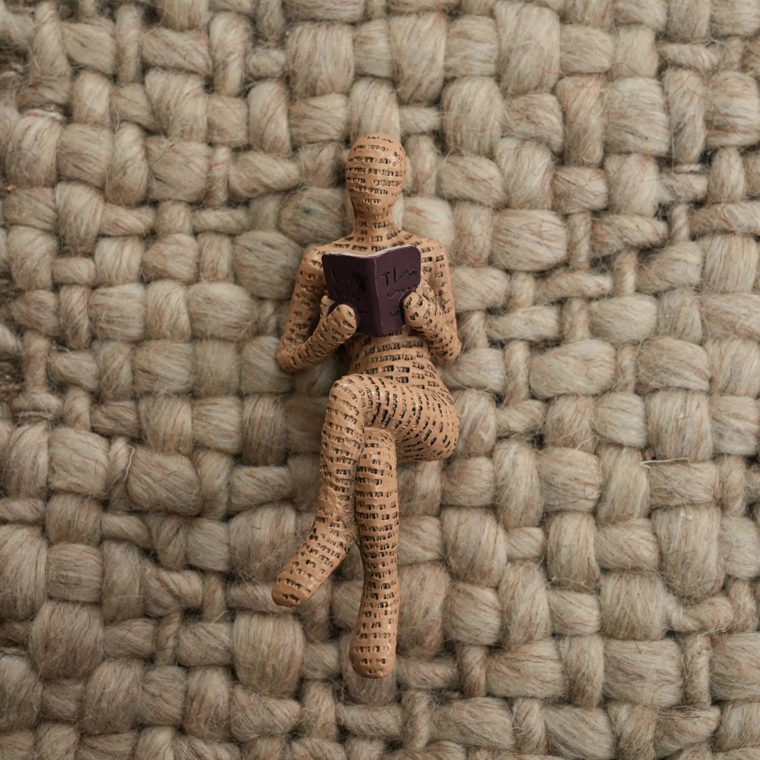 Handwoven Plain Pattern Beige Wool Rug