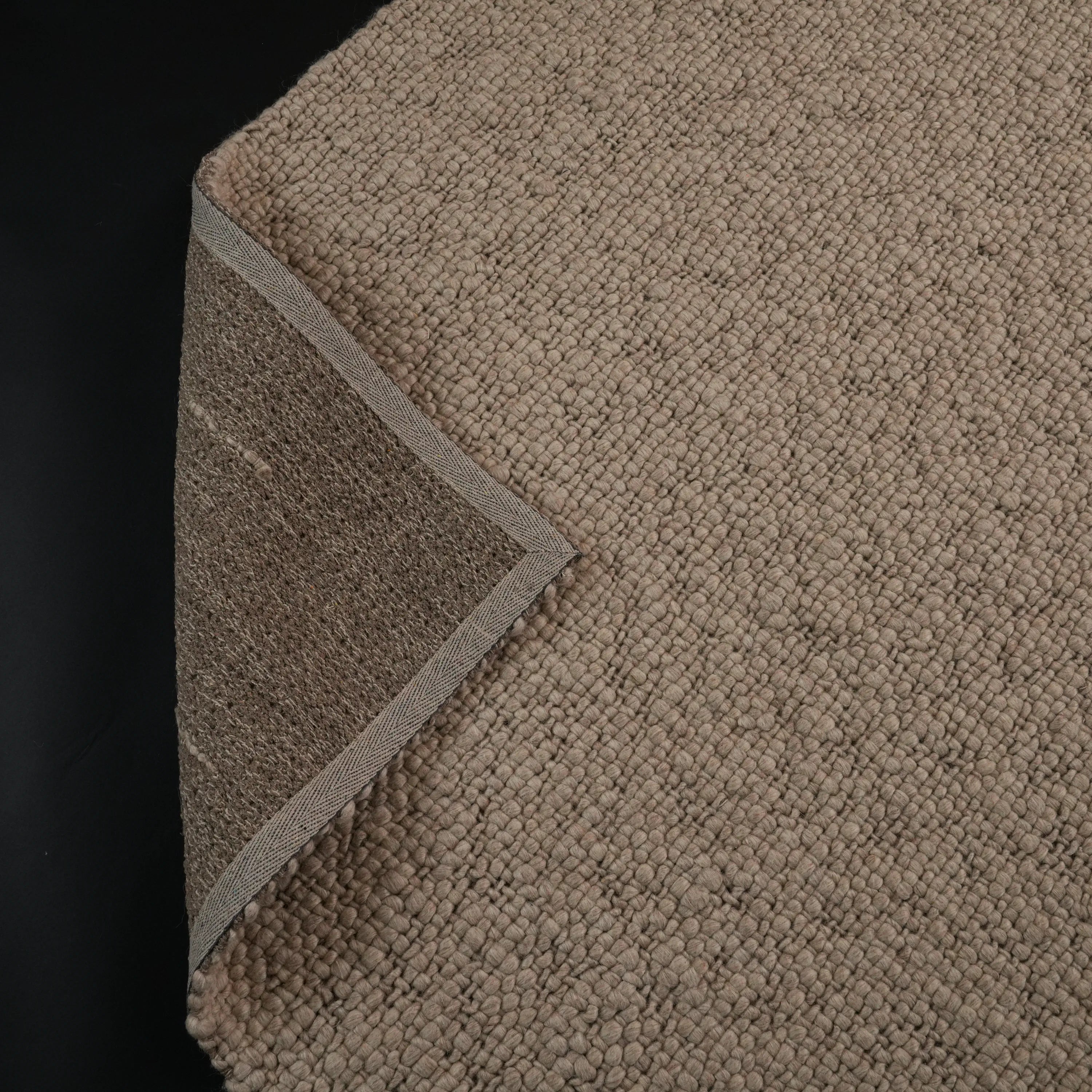 Handwoven Plain Pattern Beige Wool Rug