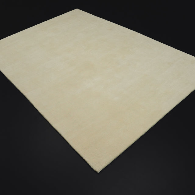 Tezgah Dokuma Sade Desenli %100 Yün Beyaz Halı, 170x240 cm — Halıcızade
