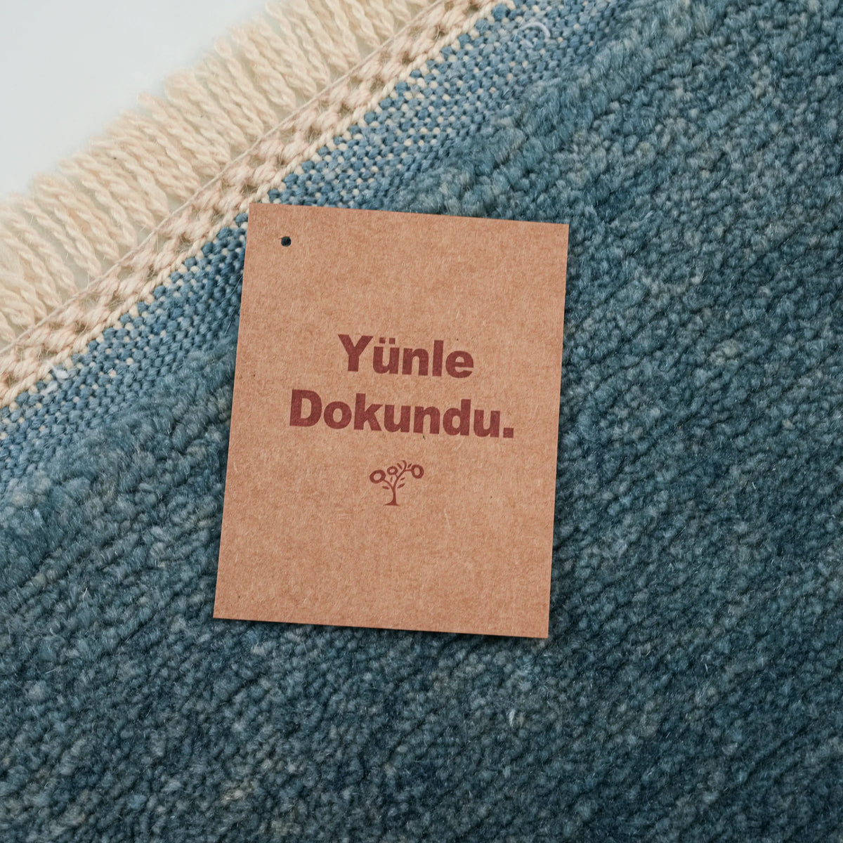 El Dokuma Sade Desenli Mavi Yün Halı — kış bahçesi halısı