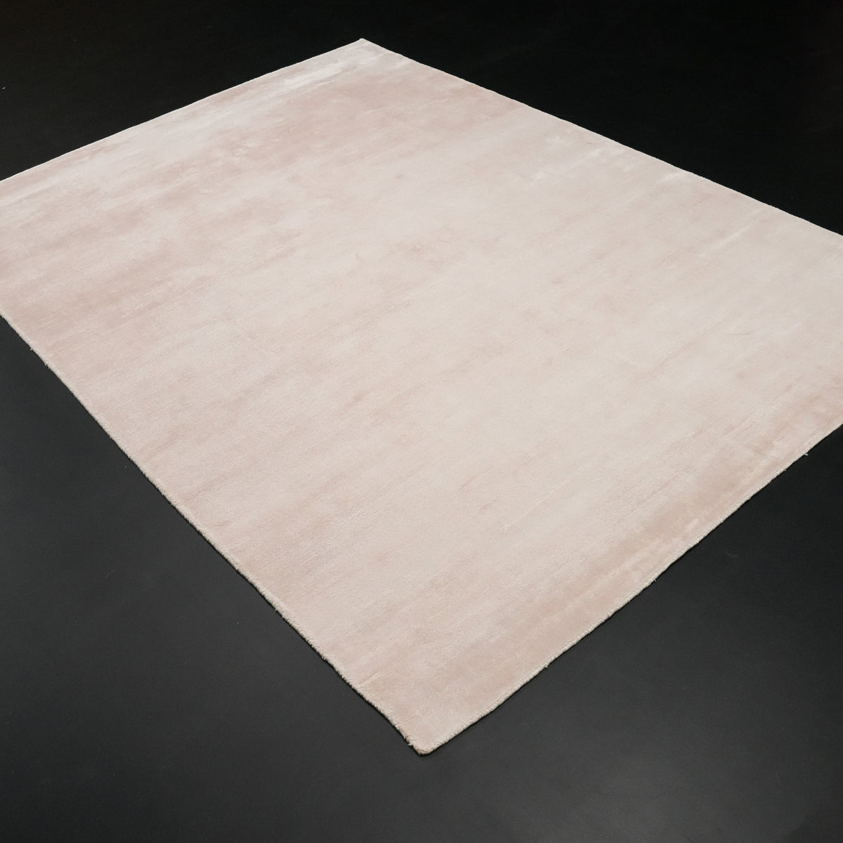 Tezgah Dokuma Sade Desenli Pembe Halı, 140x200 – 170x240 cm — Halıcızade