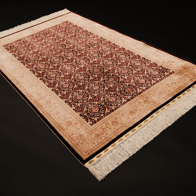 El Dokuma Saf İpek Klasik Anadolu Desenli Modern Bordo Halı, 104x168 cm — Halıcızade