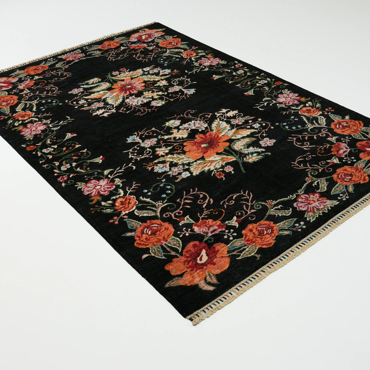 El Dokuma Siyah Karabağ Desenli Yün Siyah Halı, 173x253 cm — Halıcızade