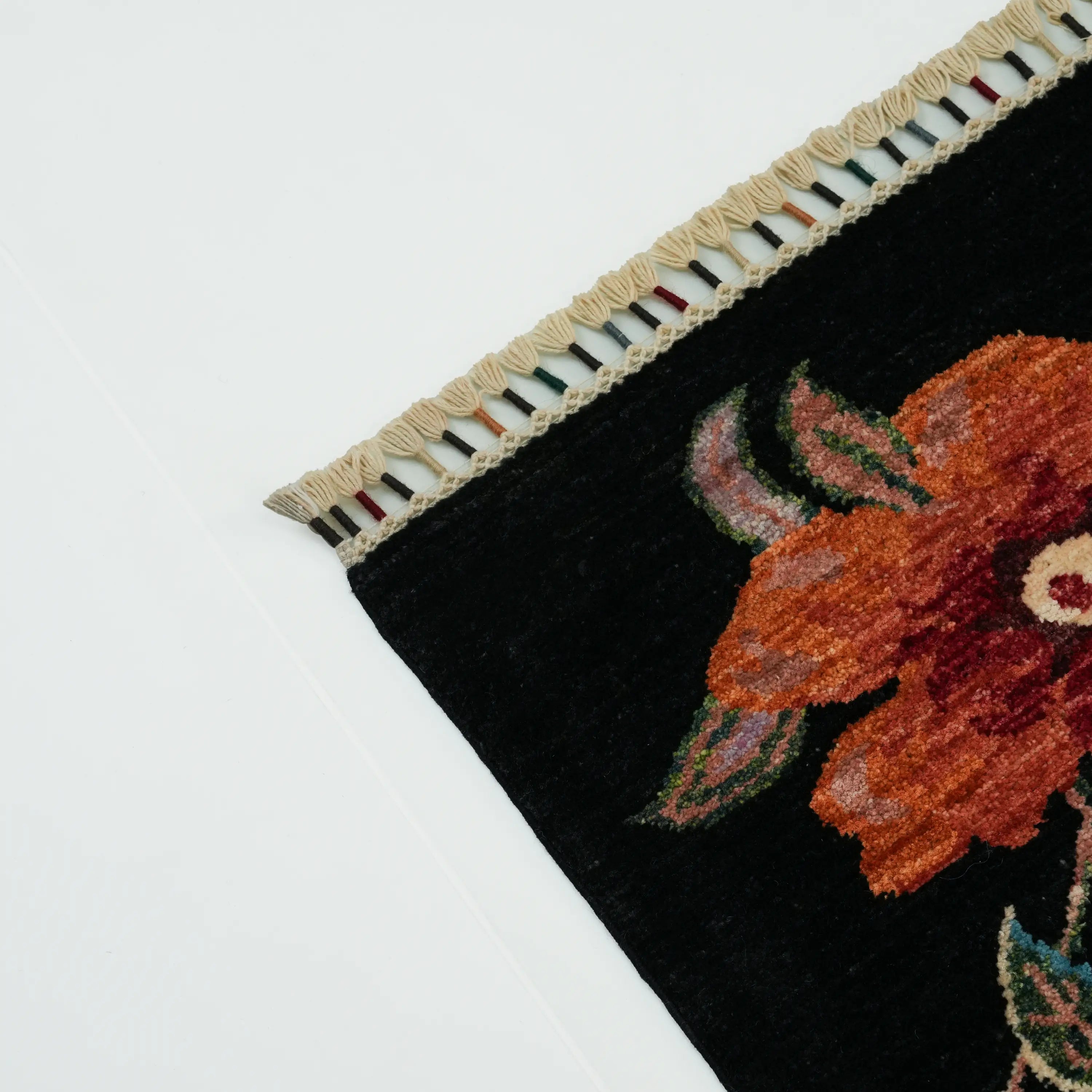 El Dokuma Siyah Karabağ Desenli Yün Siyah Halı