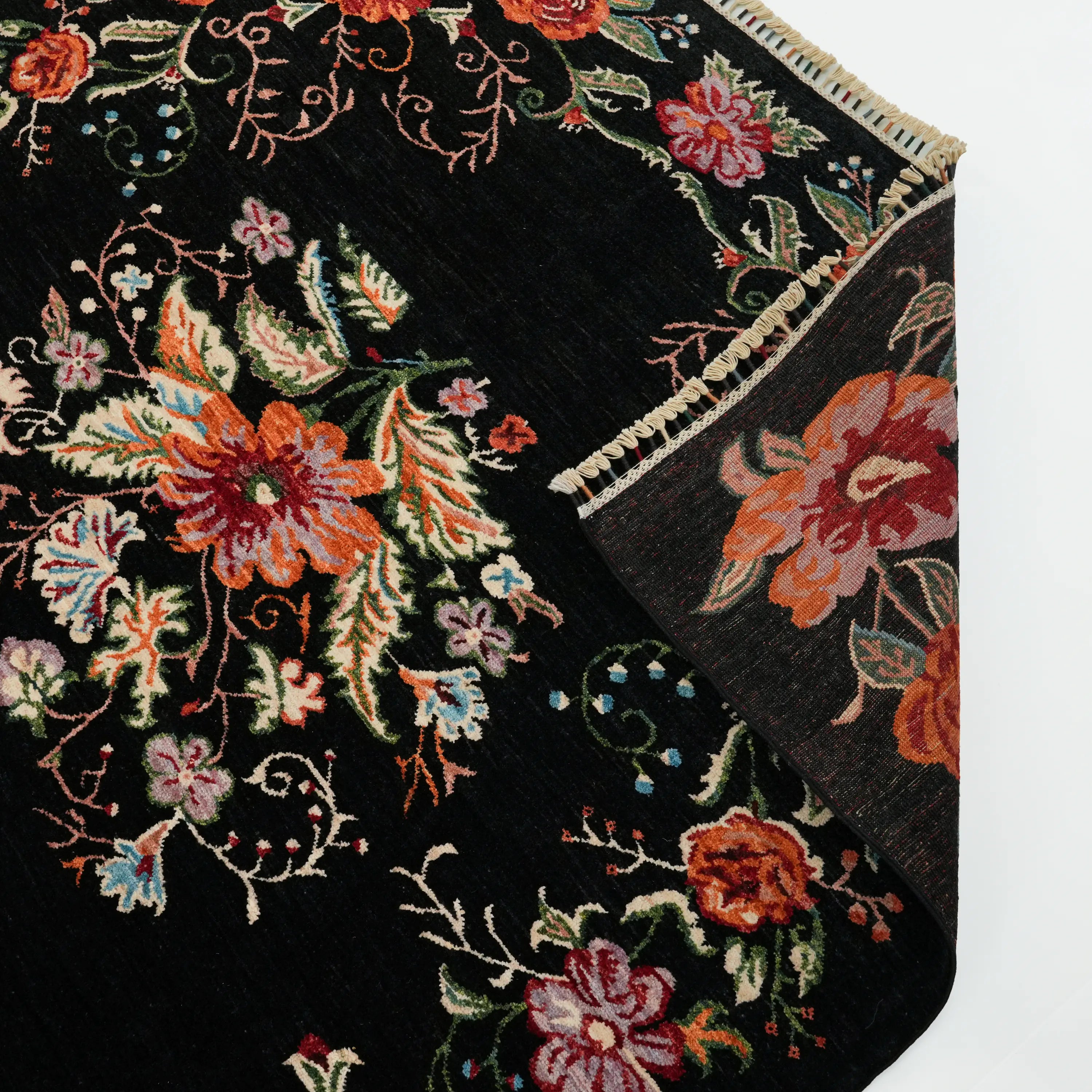 El Dokuma Siyah Karabağ Desenli Yün Siyah Halı