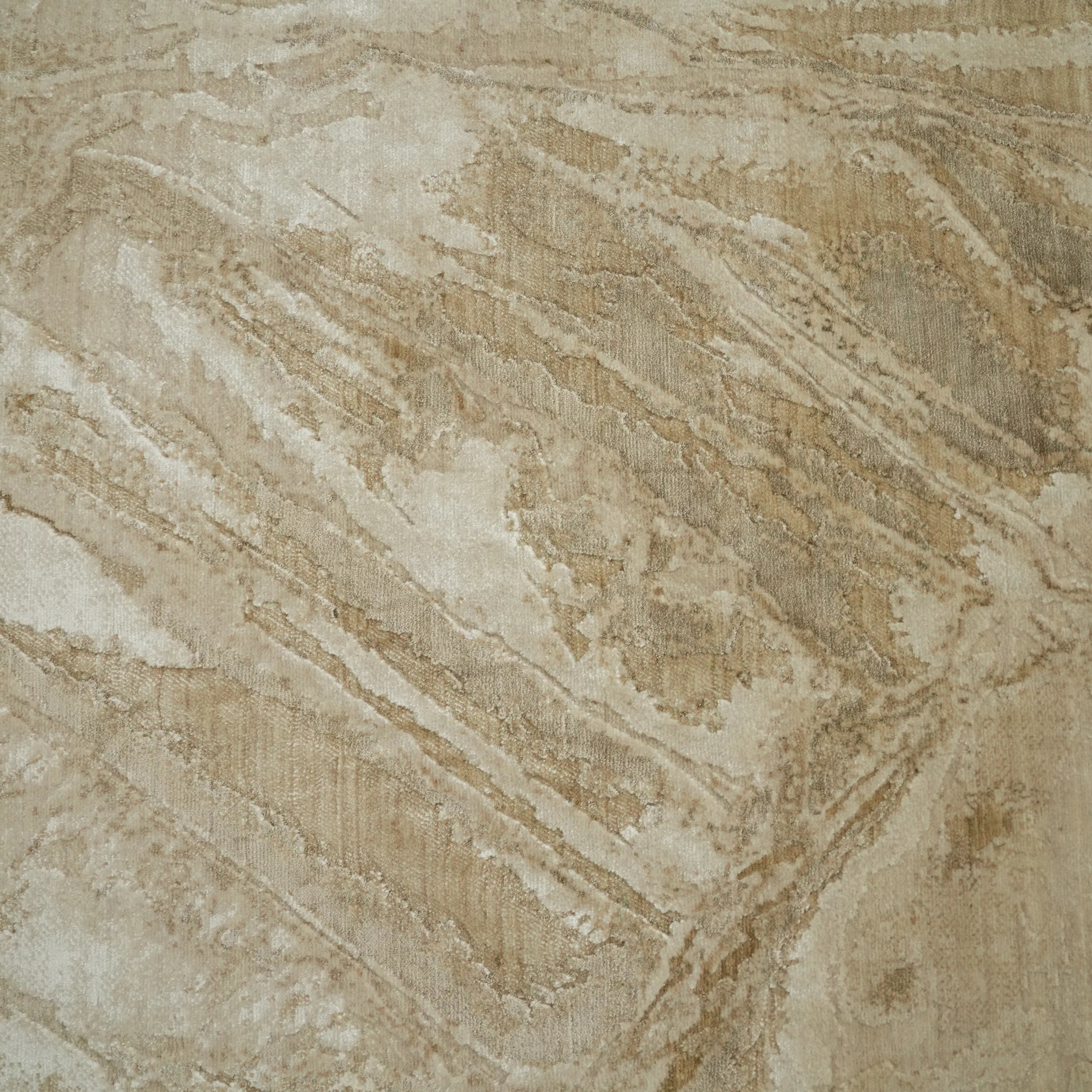 Soyut Desenli Bej Yün Tezgah Dokuma Halı