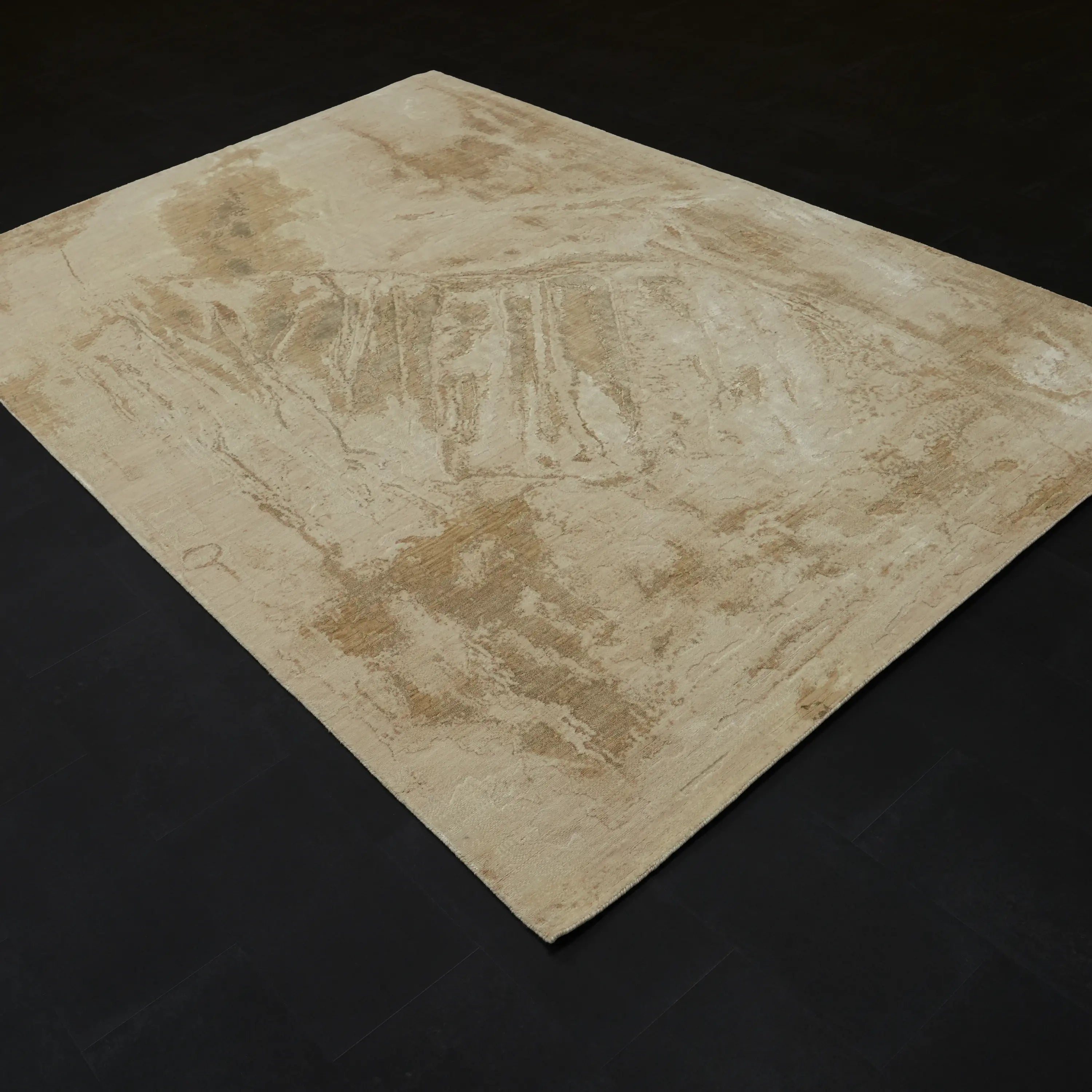 Soyut Desenli Bej Yün Tezgah Dokuma Halı