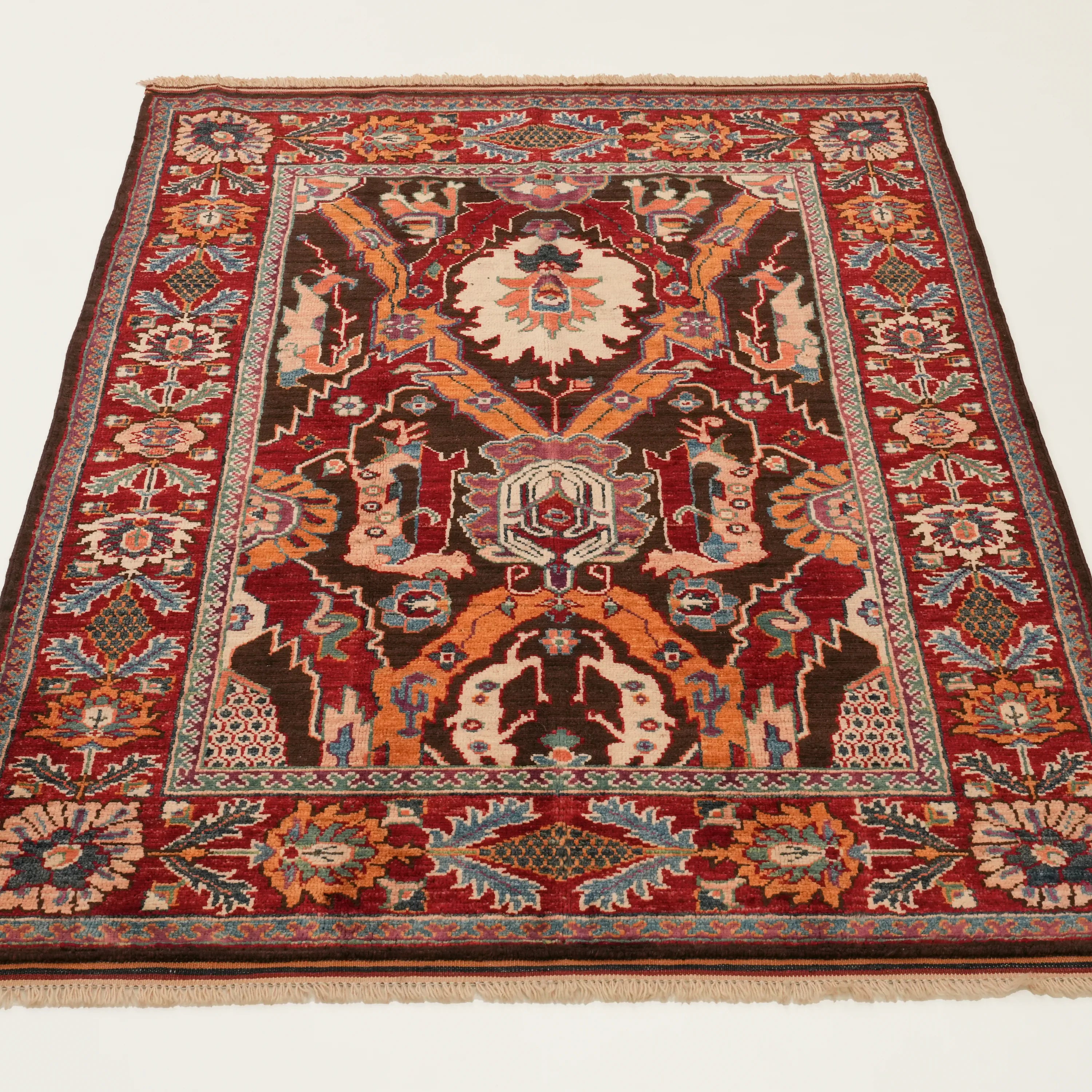 El Dokuma Uşak Desenli Rengarenk Yün Halı