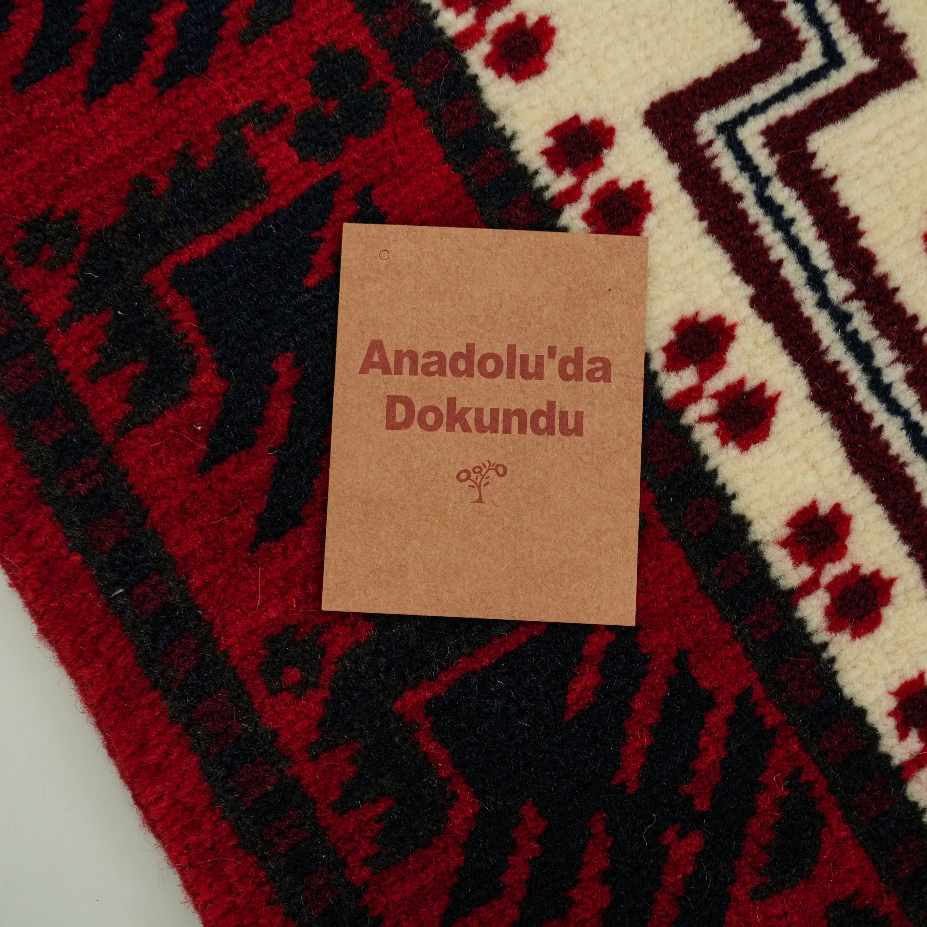 El Dokuma Yağcıbedir Desenli Krem Yün Etnik Halı