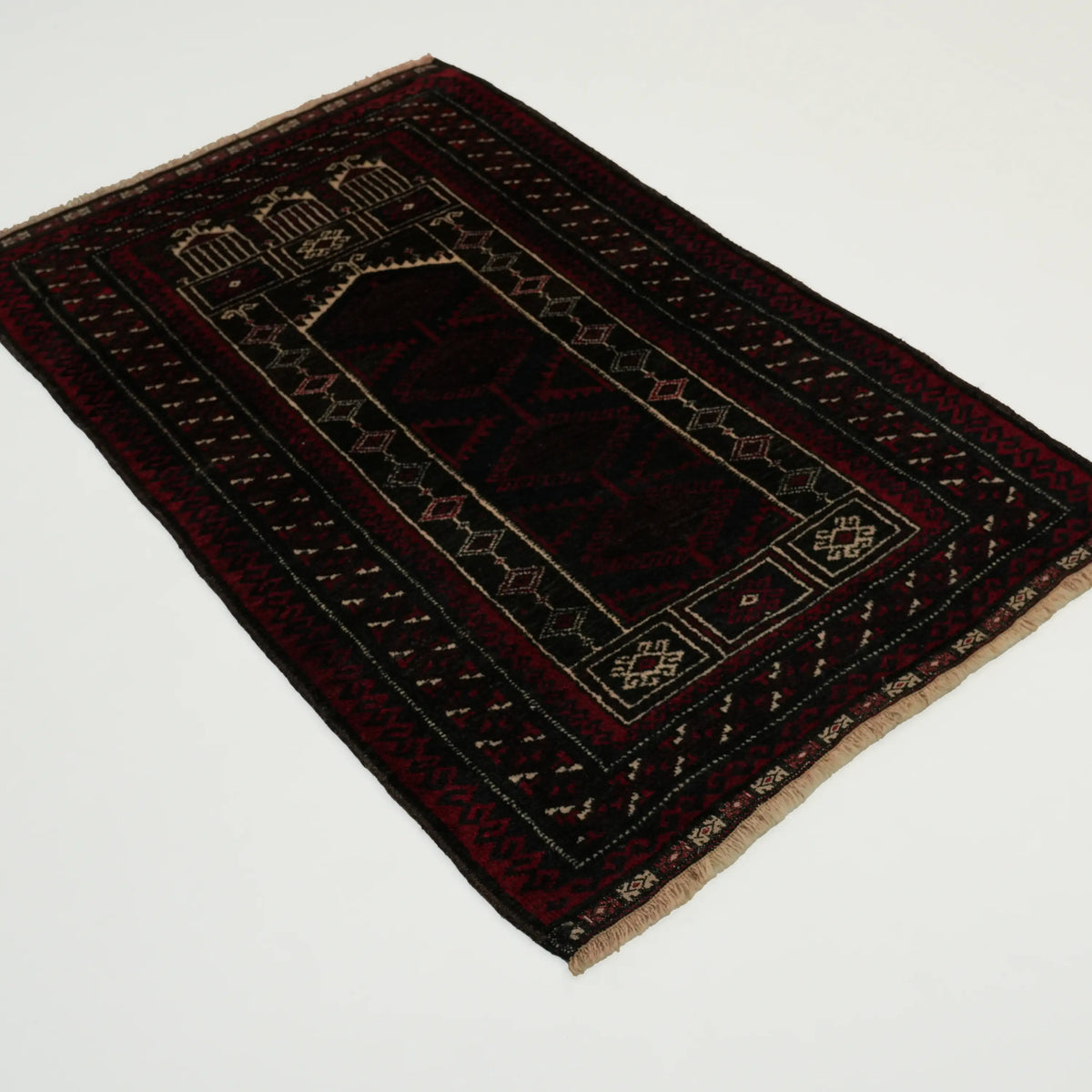 El Dokuma Yün Bordo Halı Seccade, 79x123 cm — Halıcızade
